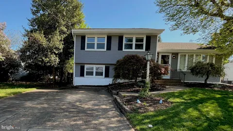 75 Winding Way, Hamilton, NJ MLS: NJME2074808