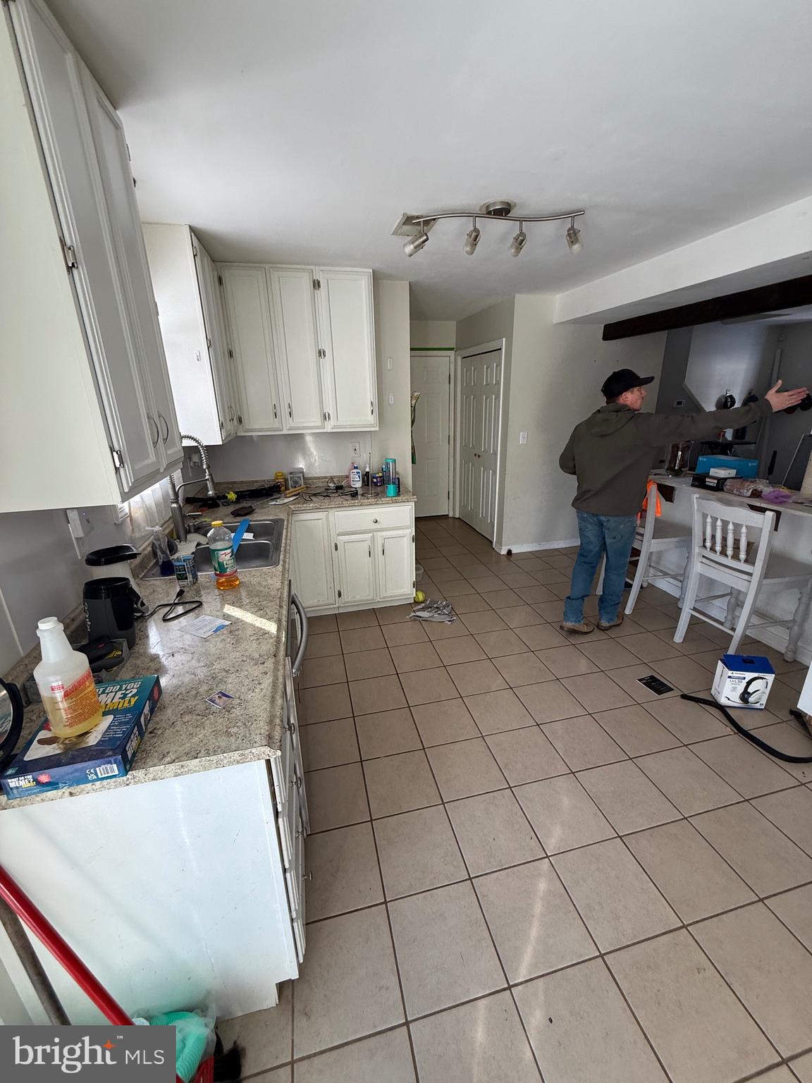 NORTH HILLS - Residential