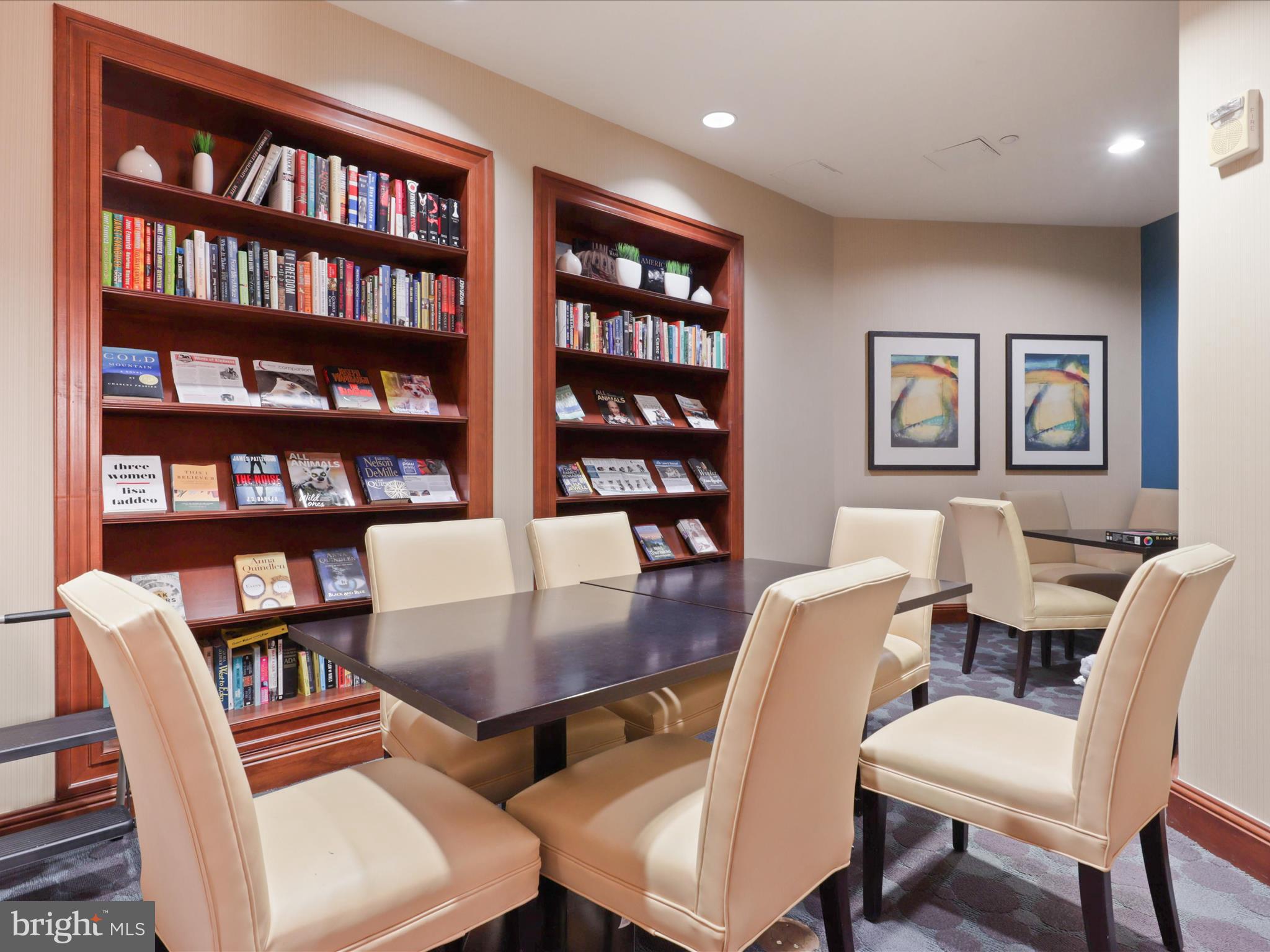 SHIRLINGTON VILLAGE - Residential