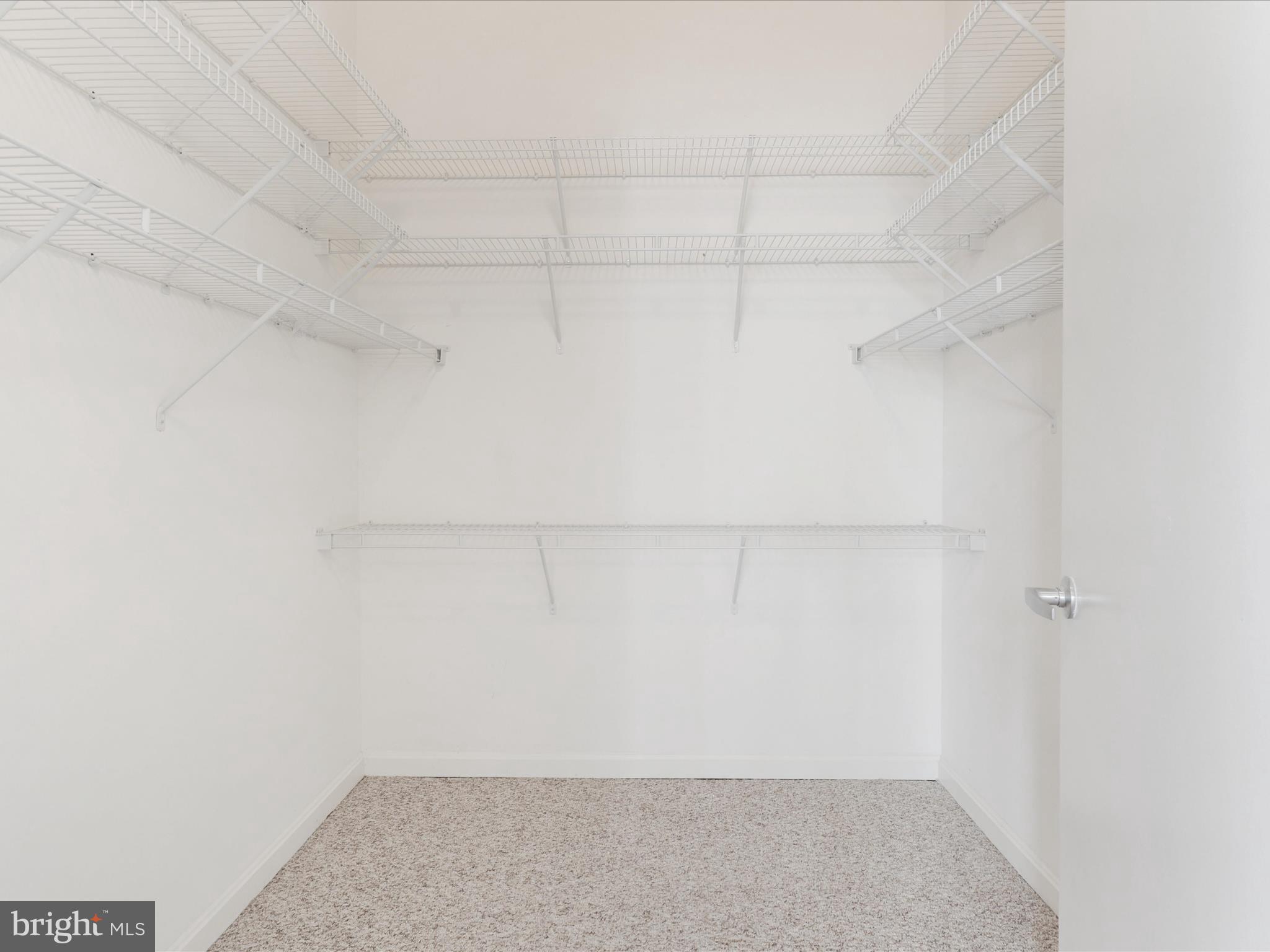 SHIRLINGTON VILLAGE - Residential