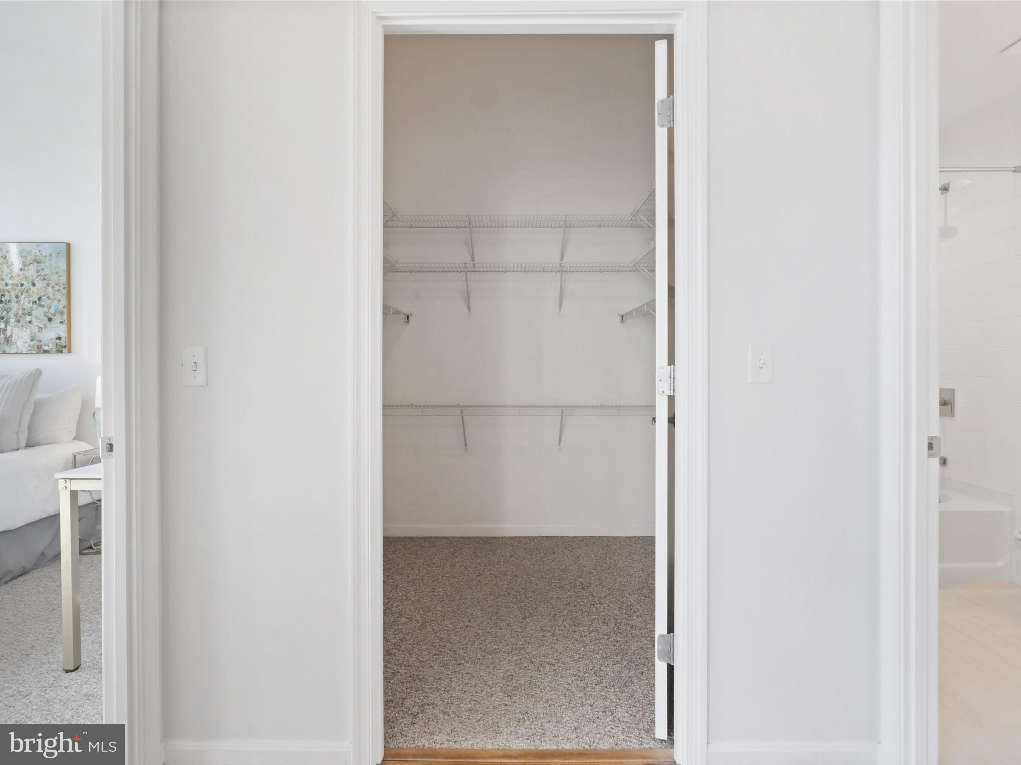 SHIRLINGTON VILLAGE - Residential