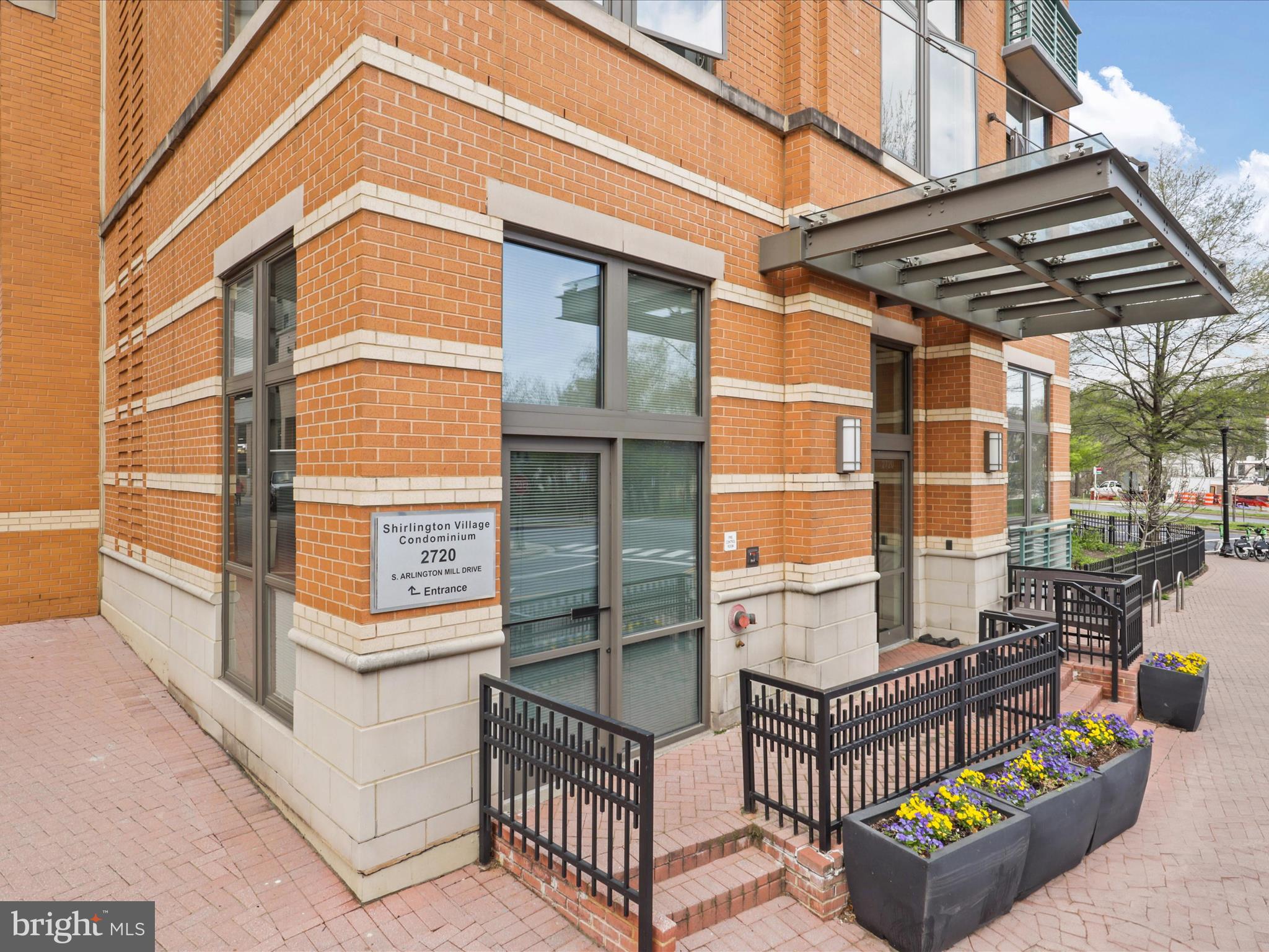SHIRLINGTON VILLAGE - Residential