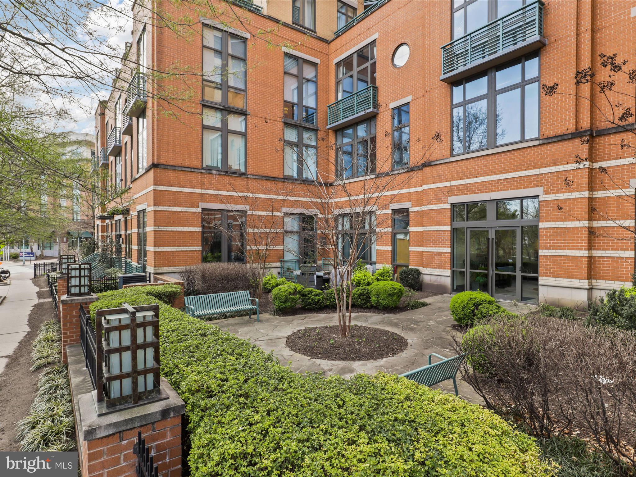 SHIRLINGTON VILLAGE - Residential