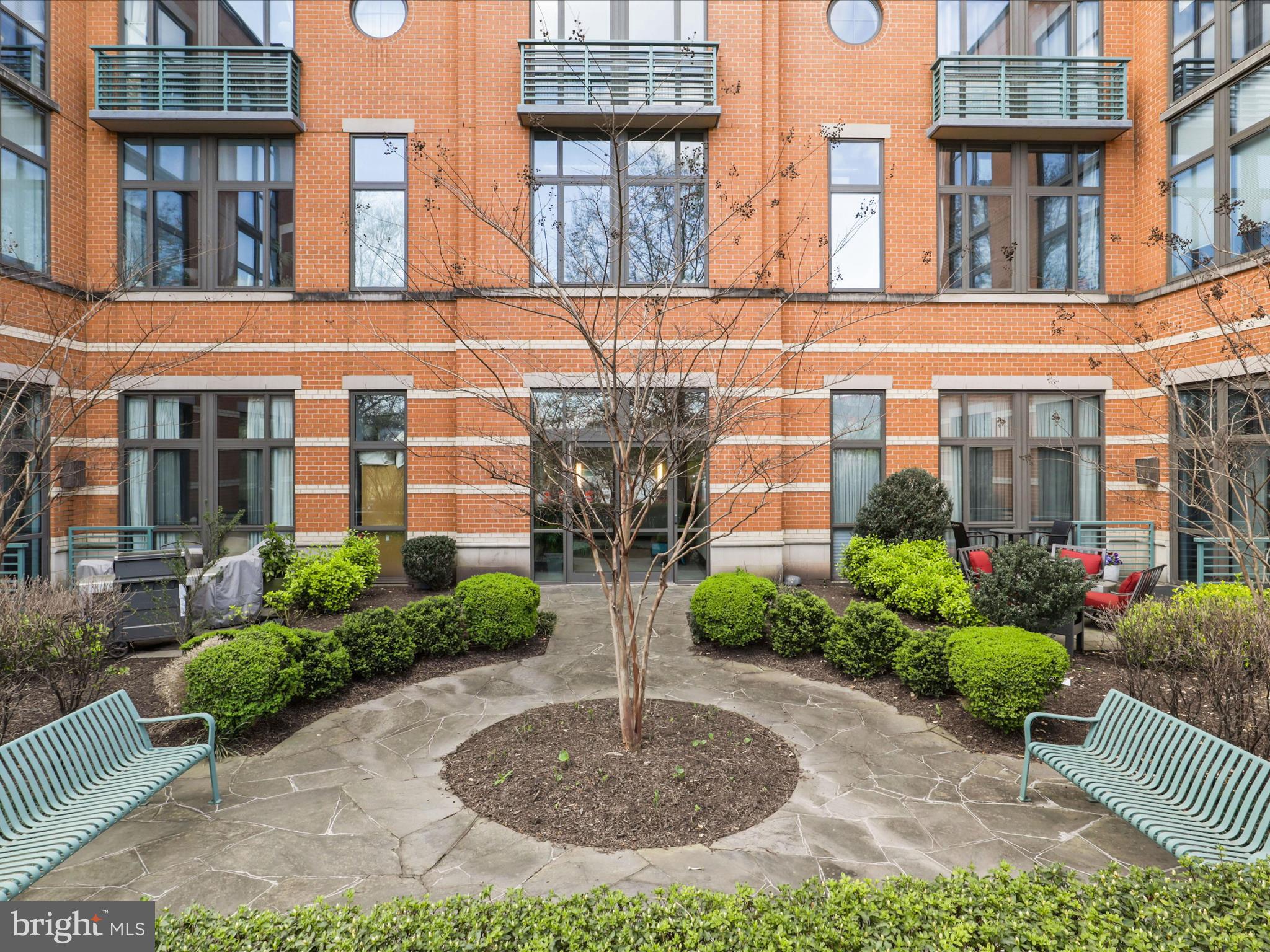 SHIRLINGTON VILLAGE - Residential