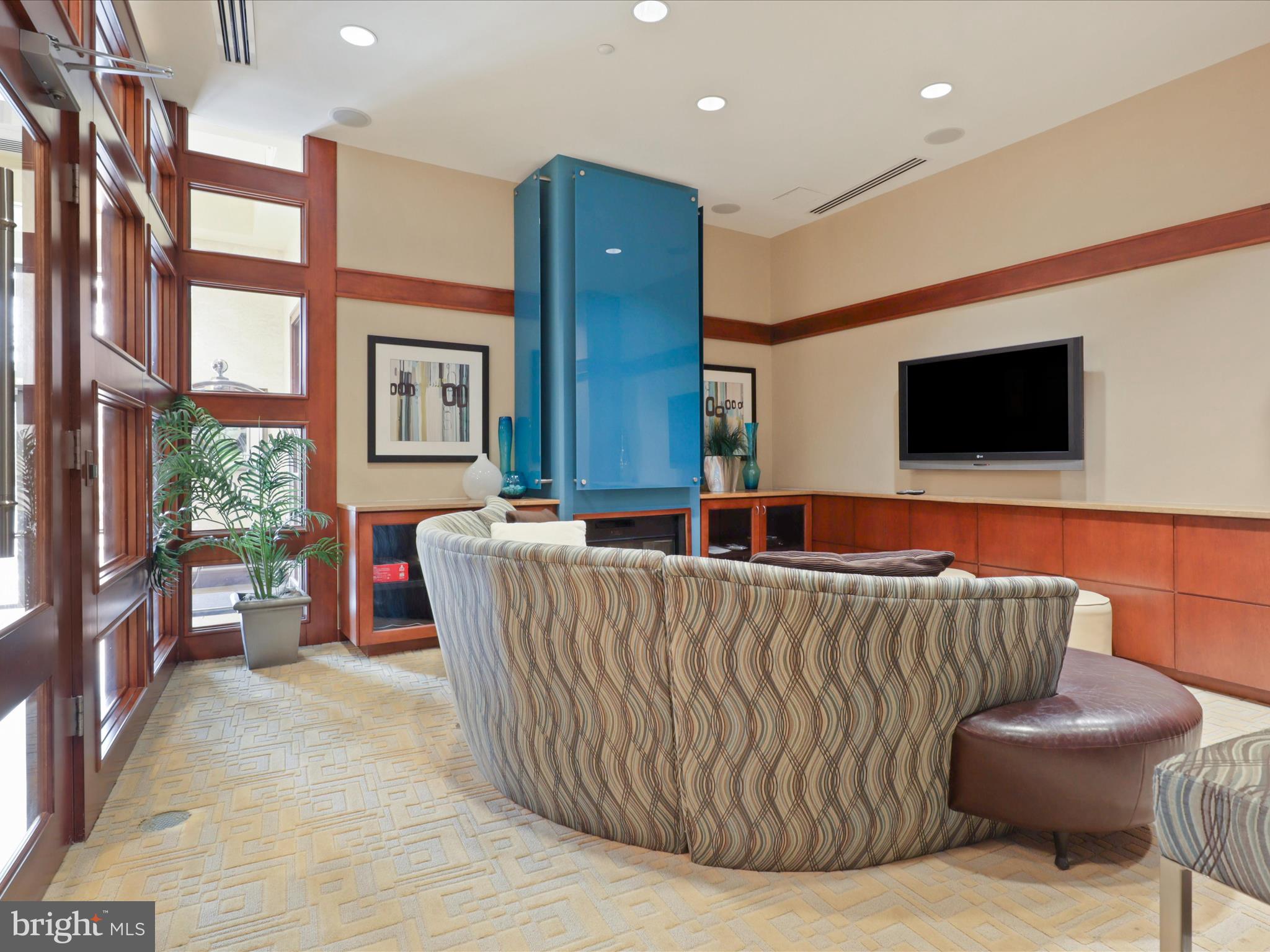 SHIRLINGTON VILLAGE - Residential