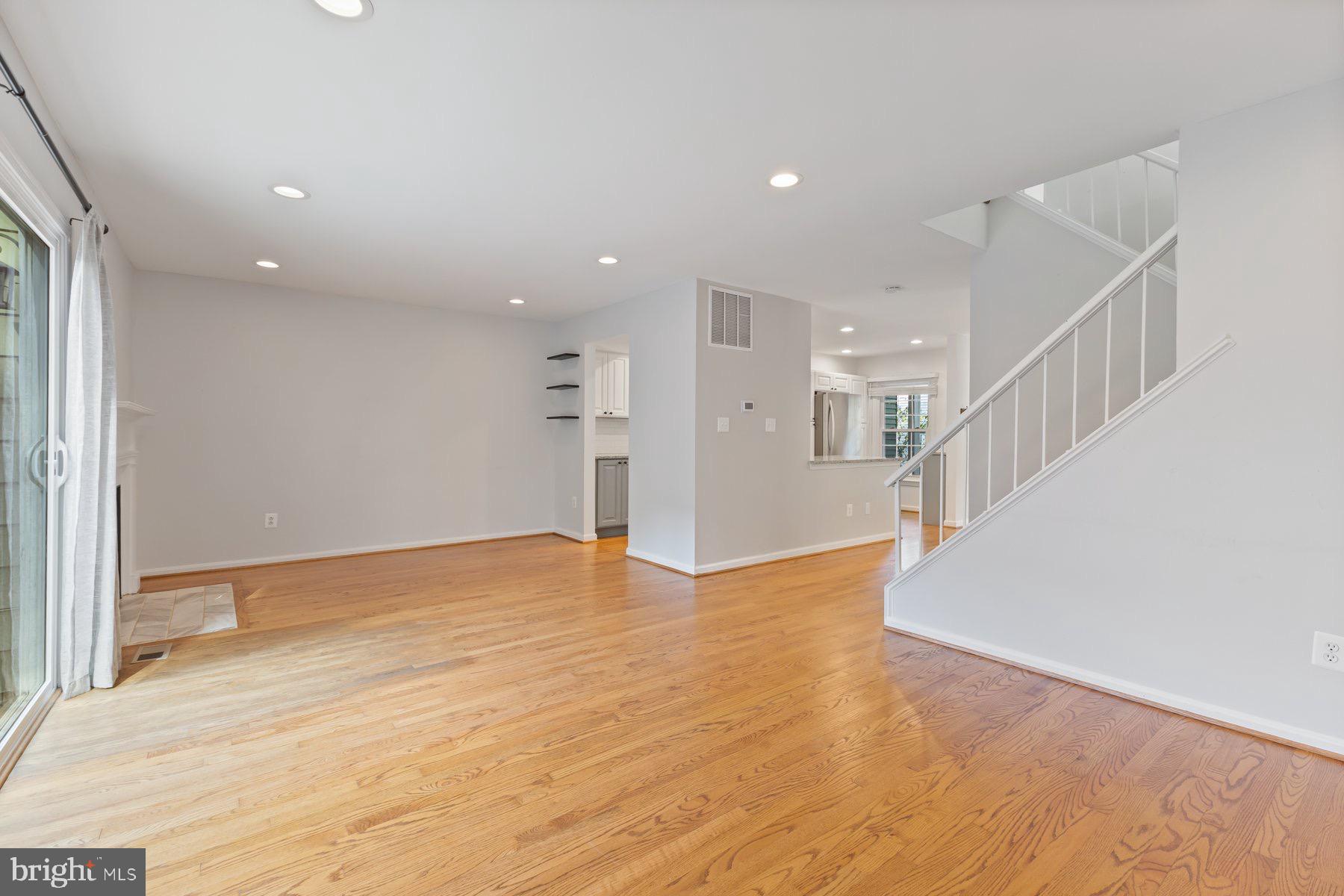 GLEN COVE - Residential