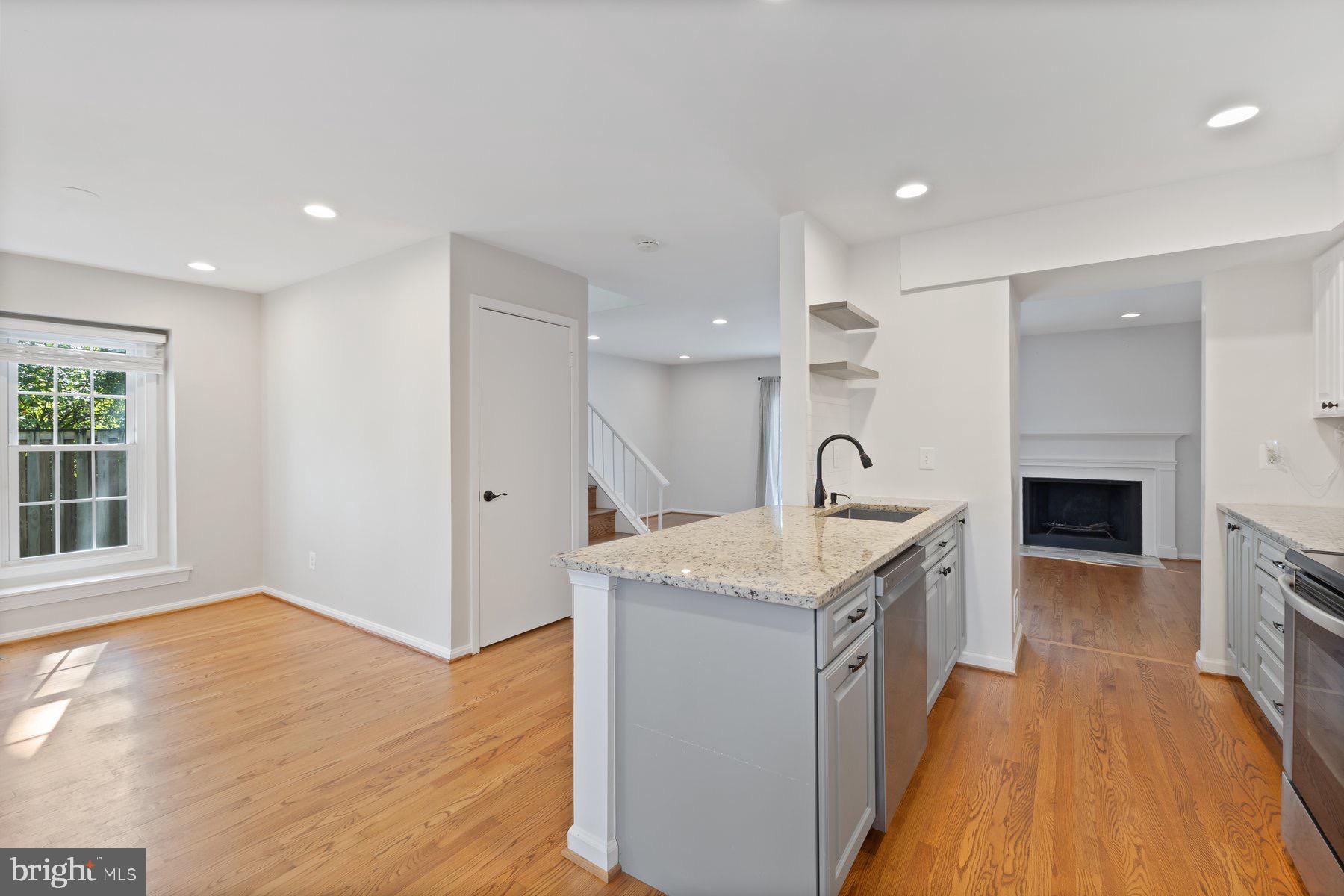 GLEN COVE - Residential