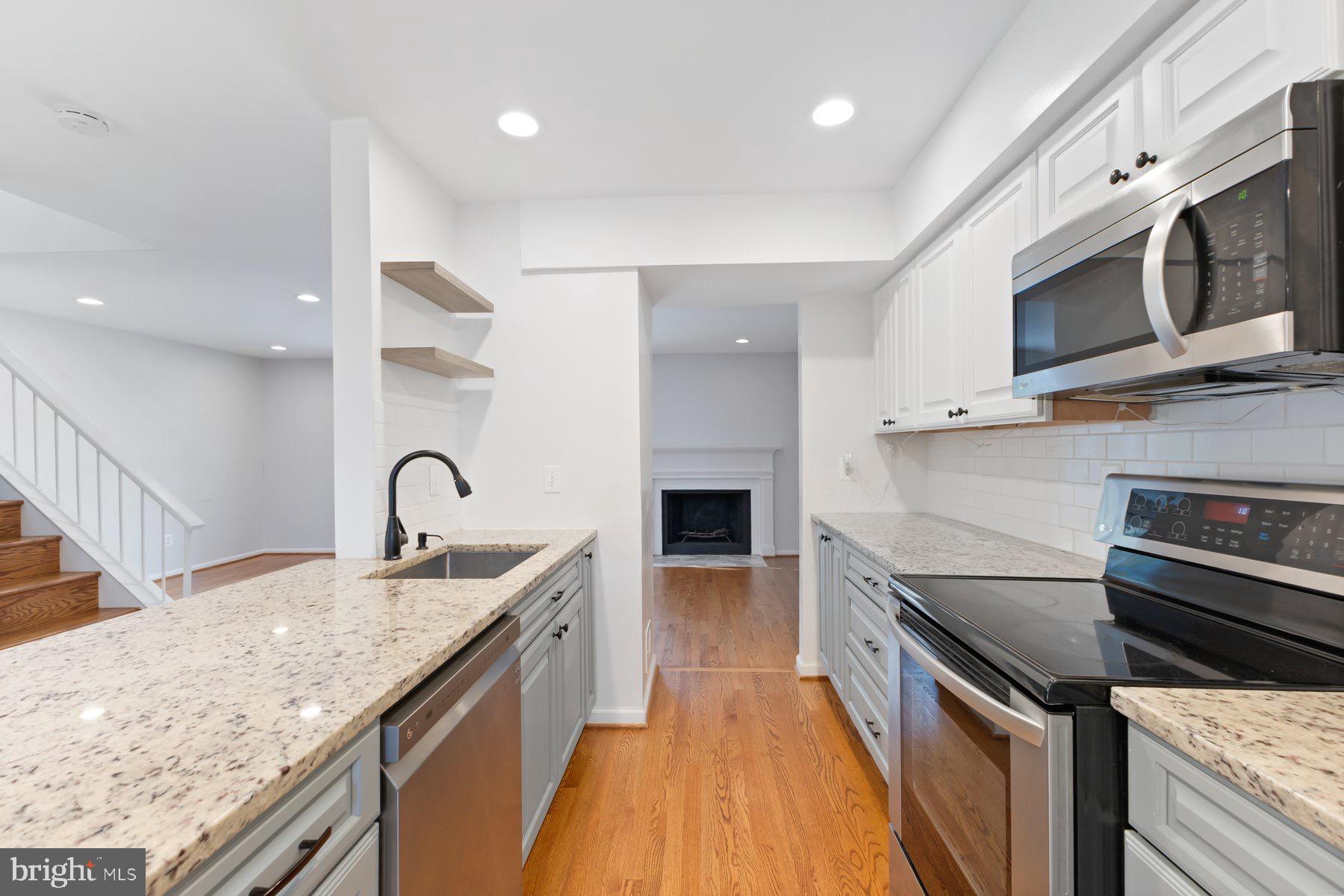 GLEN COVE - Residential