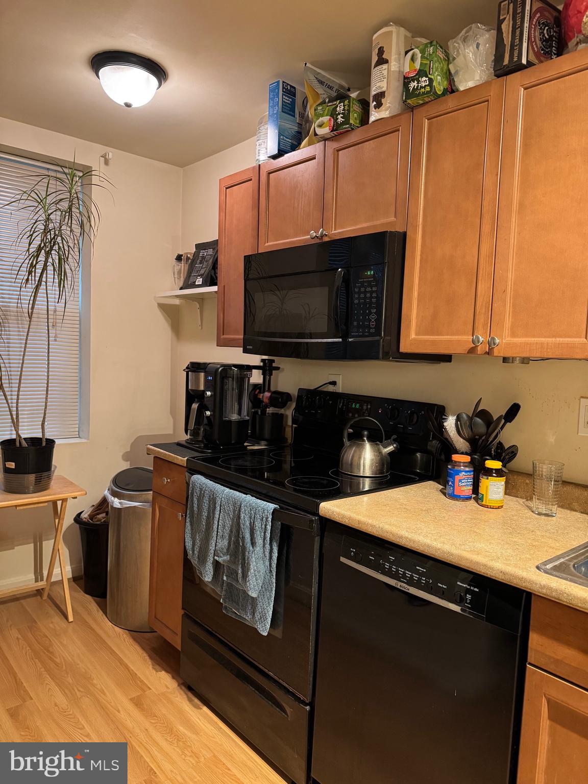 COLONIAL VILLAGE - Residential Lease