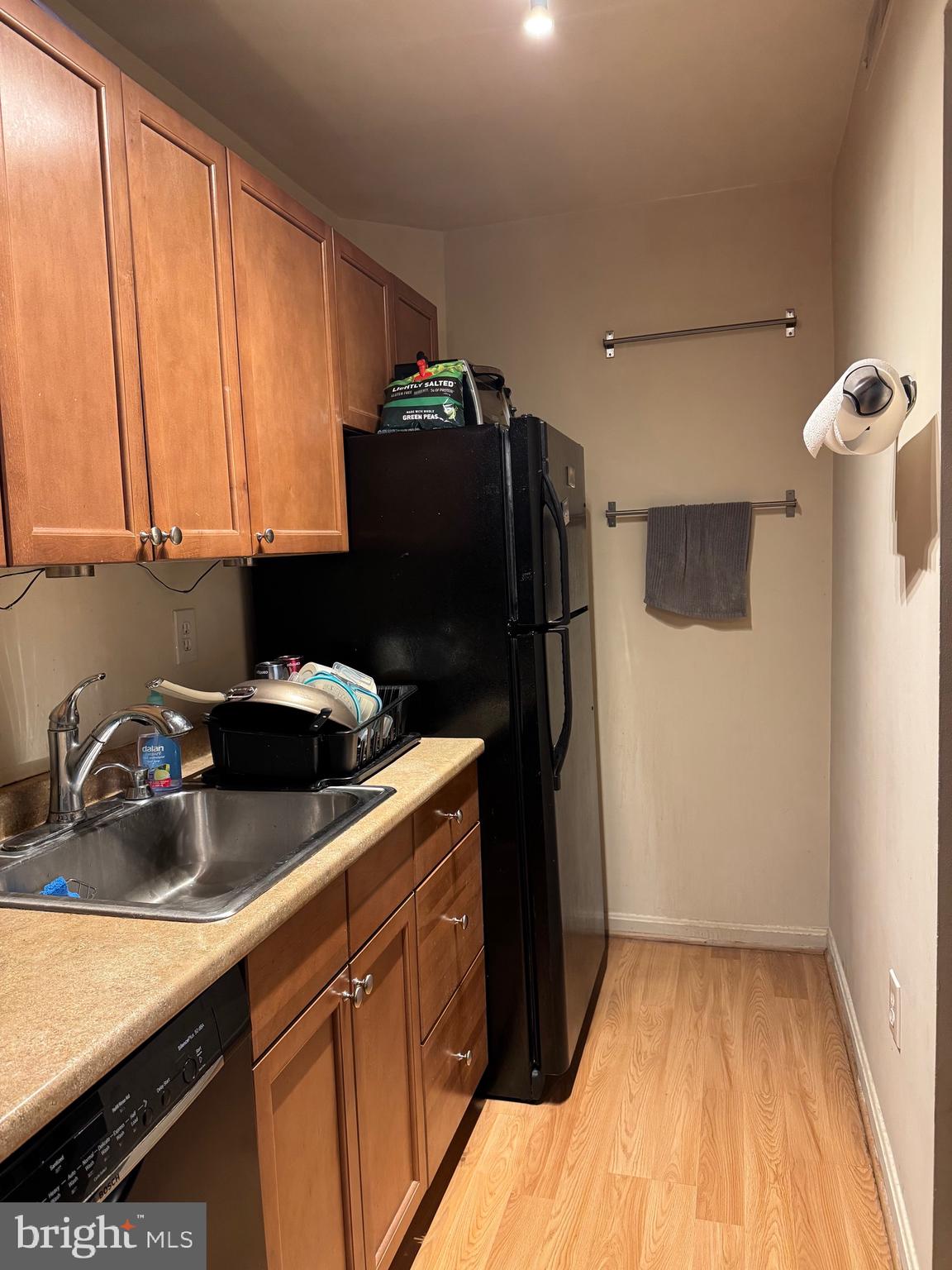 COLONIAL VILLAGE - Residential Lease