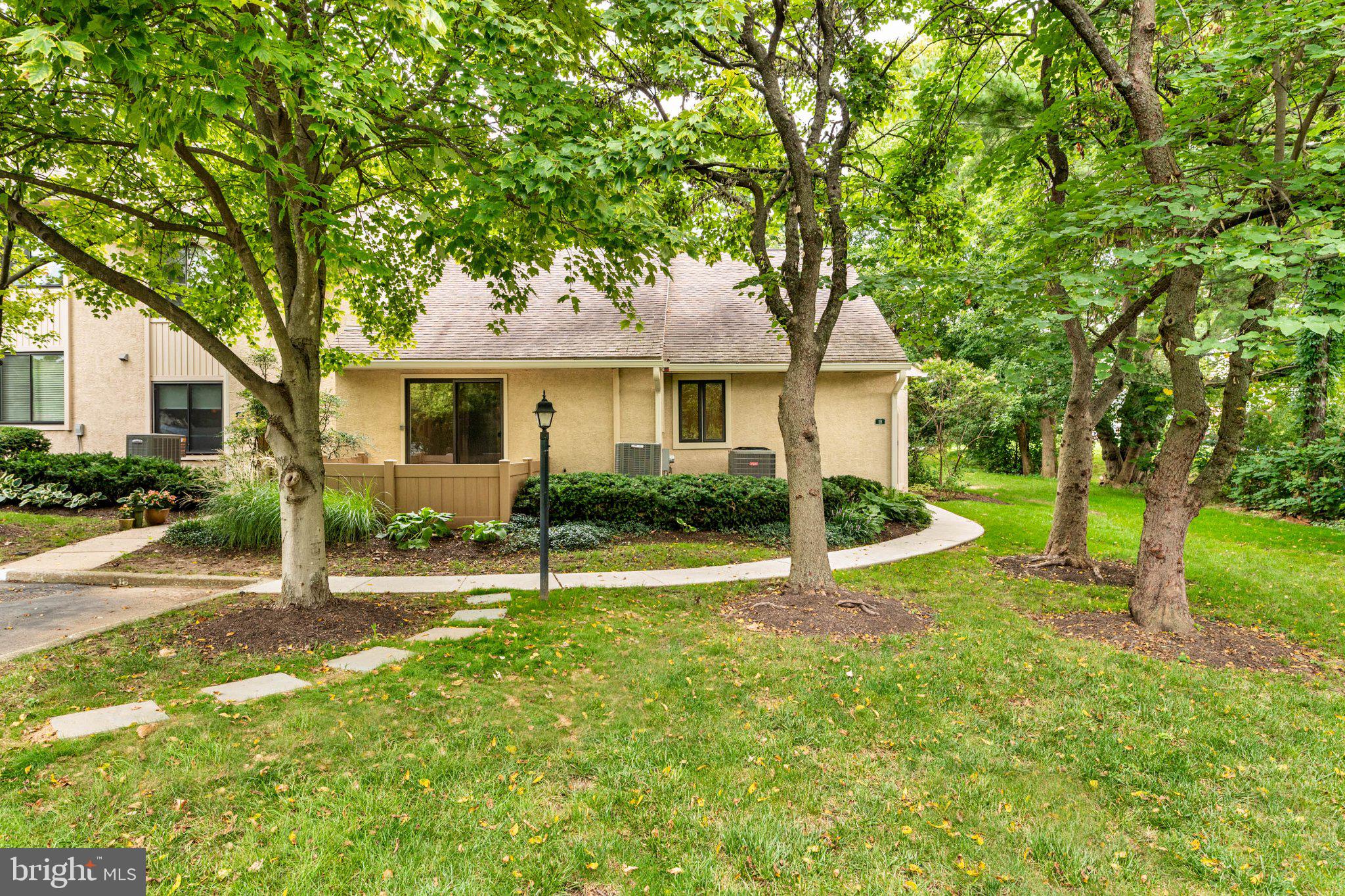 731 WYNNEWOOD ROAD 18