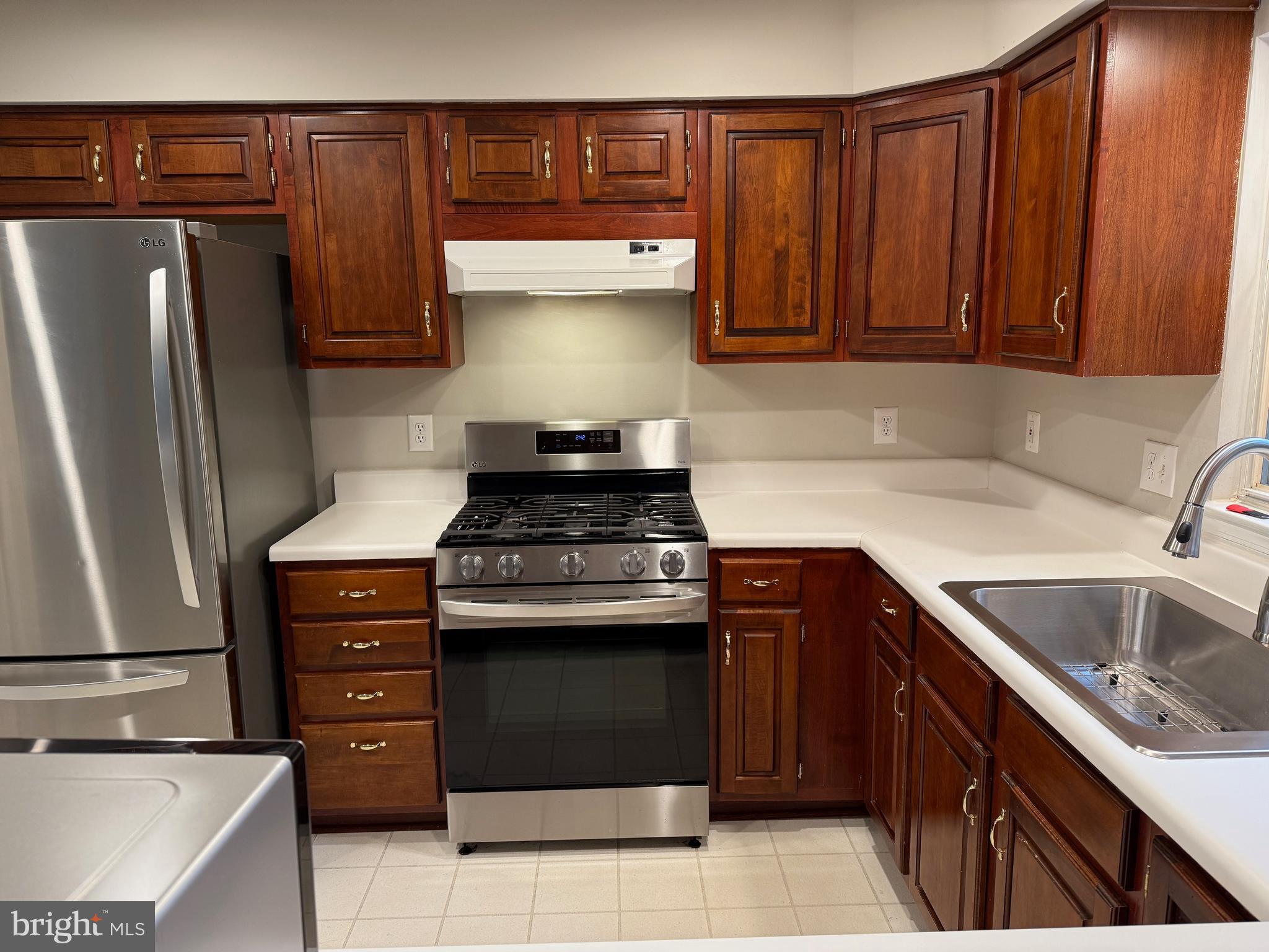 RESTON - Residential Lease