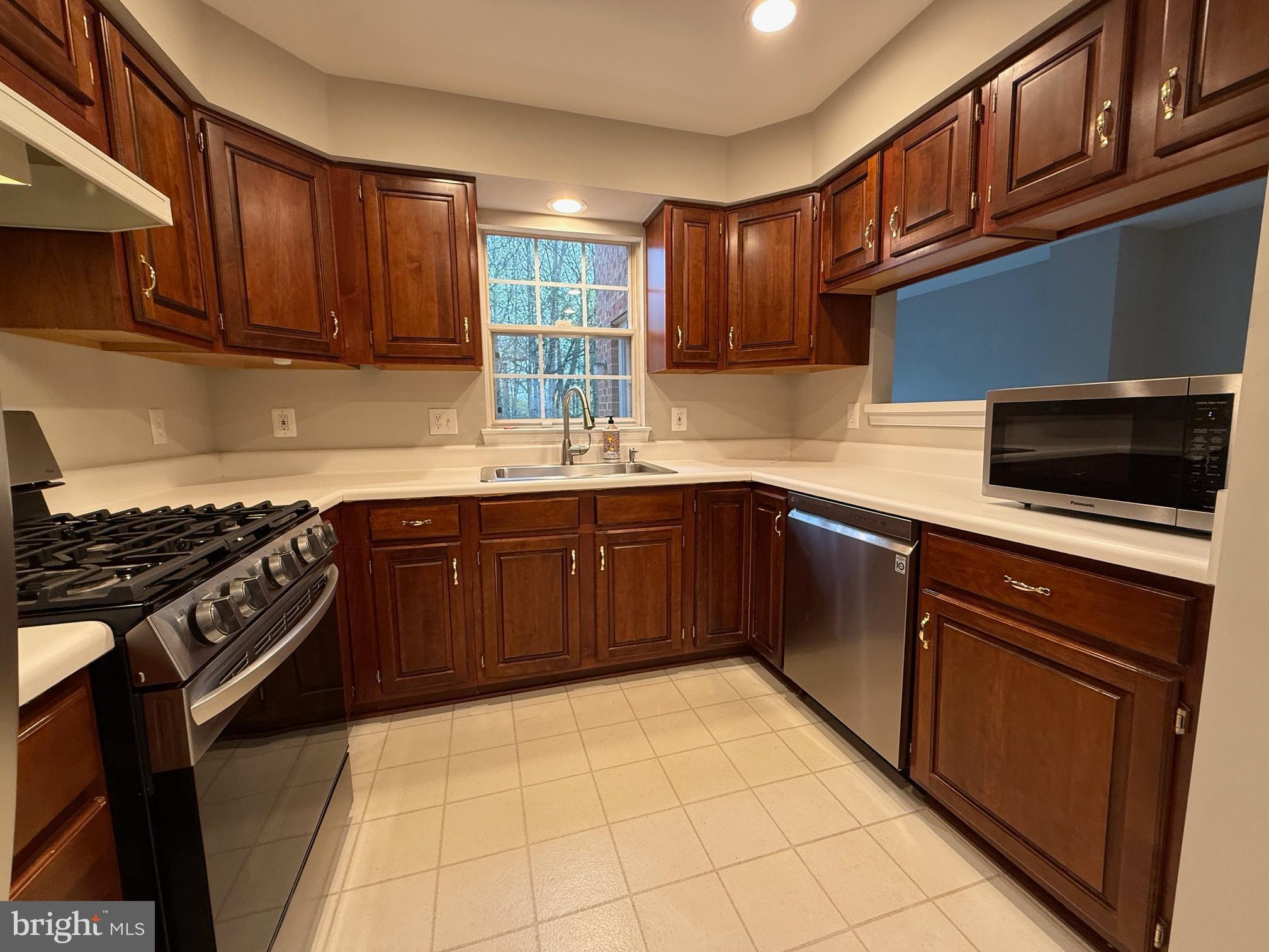 RESTON - Residential Lease