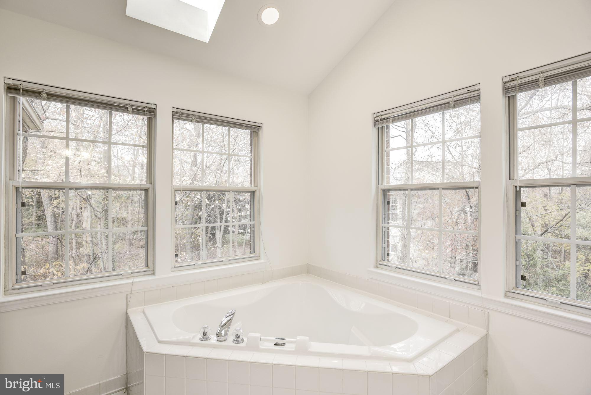 RESTON - Residential Lease