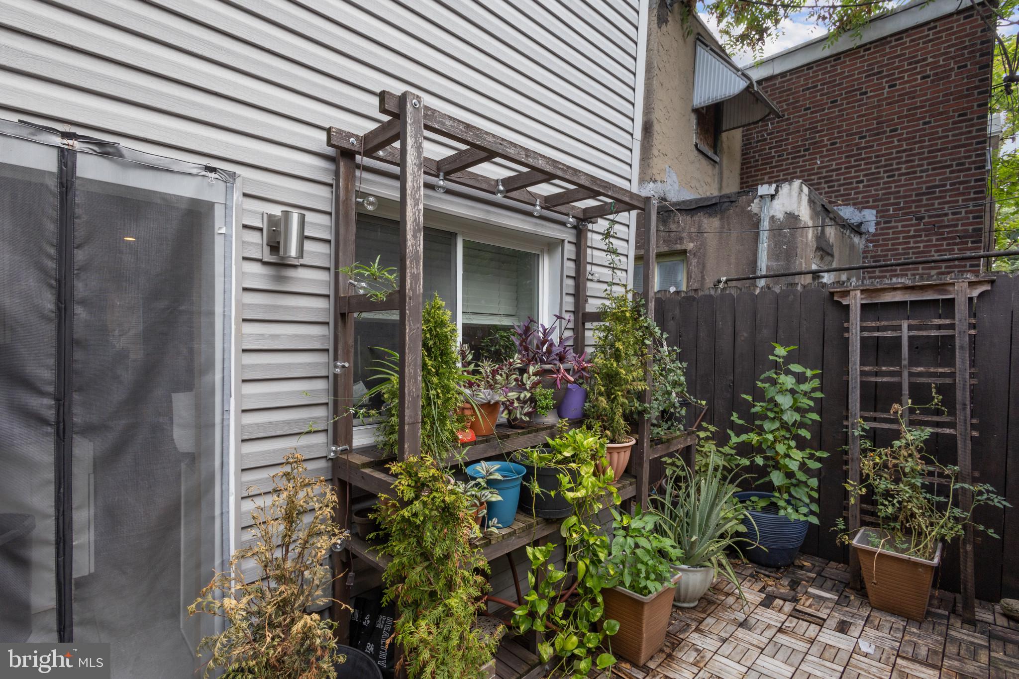 POINT BREEZE - Residential