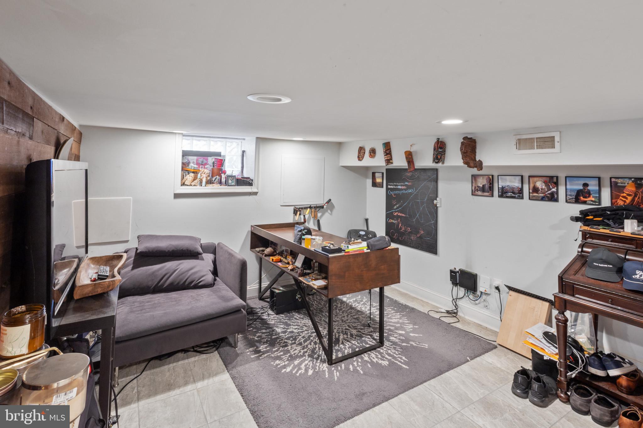 POINT BREEZE - Residential