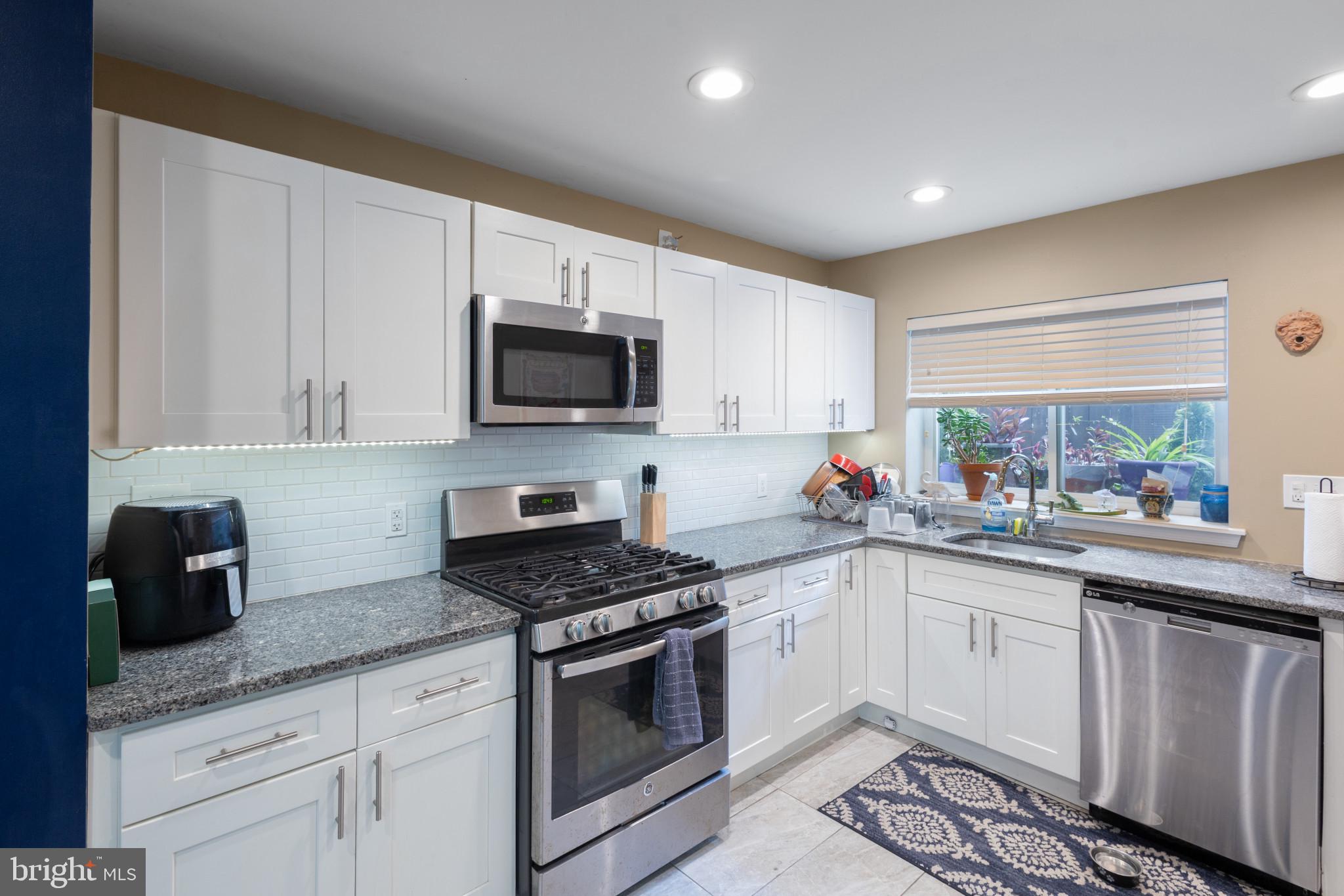 POINT BREEZE - Residential