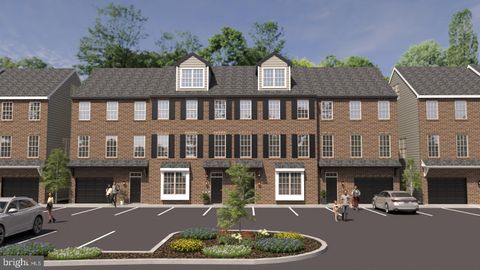 Townhouse For Sale - 10101 Louie Lane<br/> KENNETT SQUARE, PA 19348