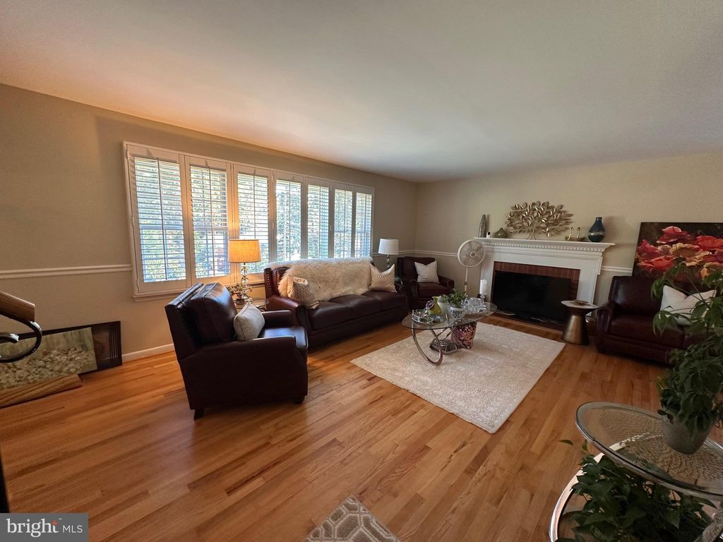 Photo of 4314 Selkirk Drive, FAIRFAX, VA 22032 (MLS # VAFX2264278)