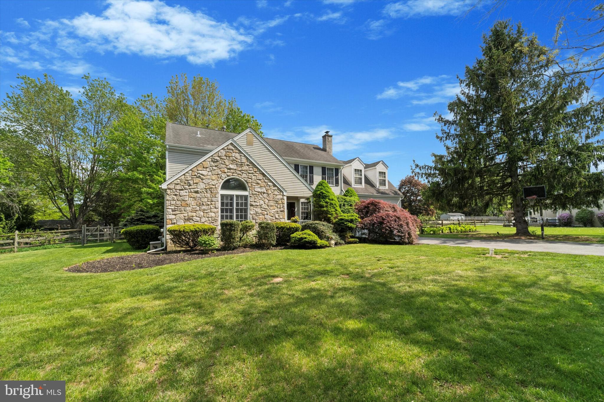 431 SAINT ANNS CIRCLE