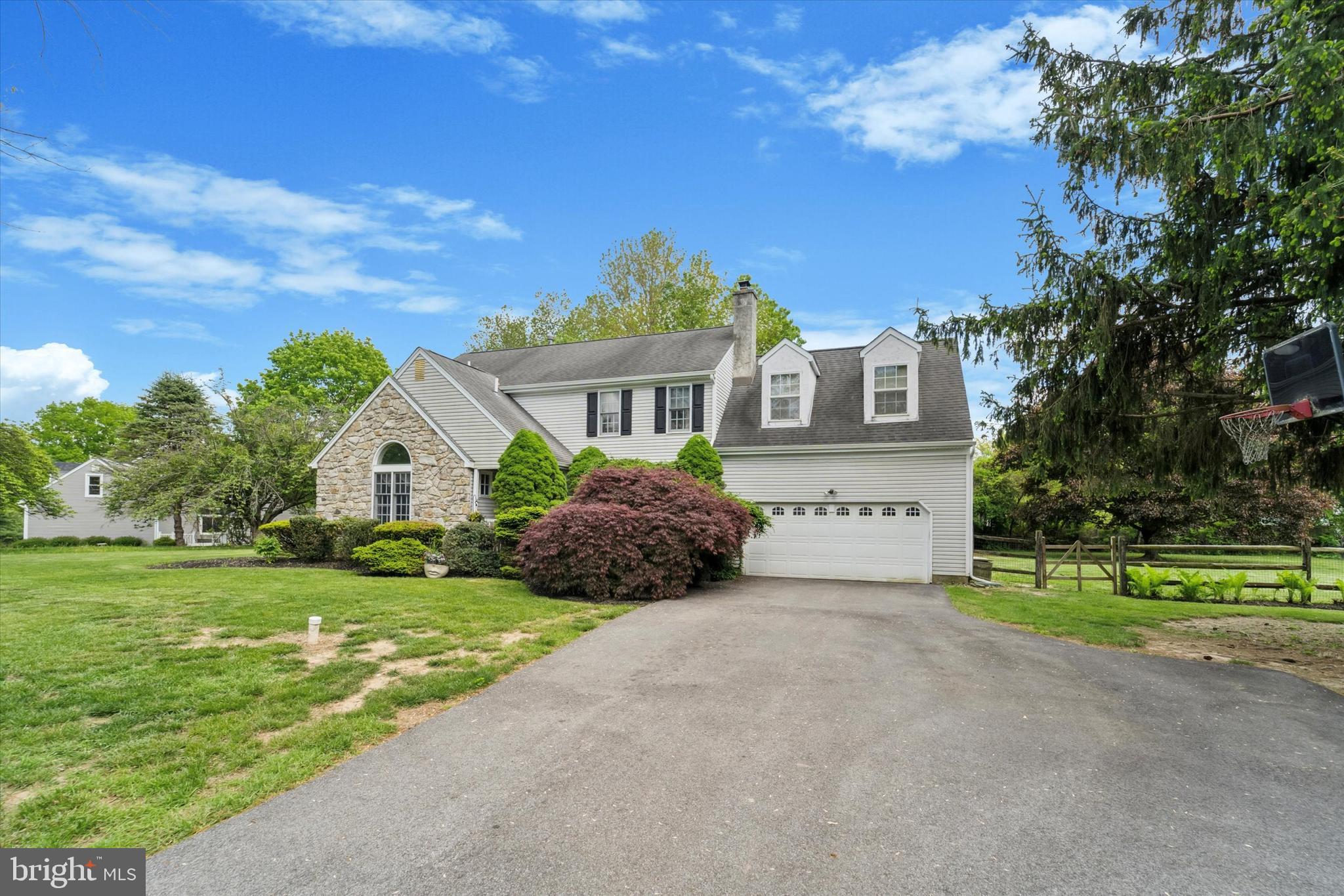 431 SAINT ANNS CIRCLE