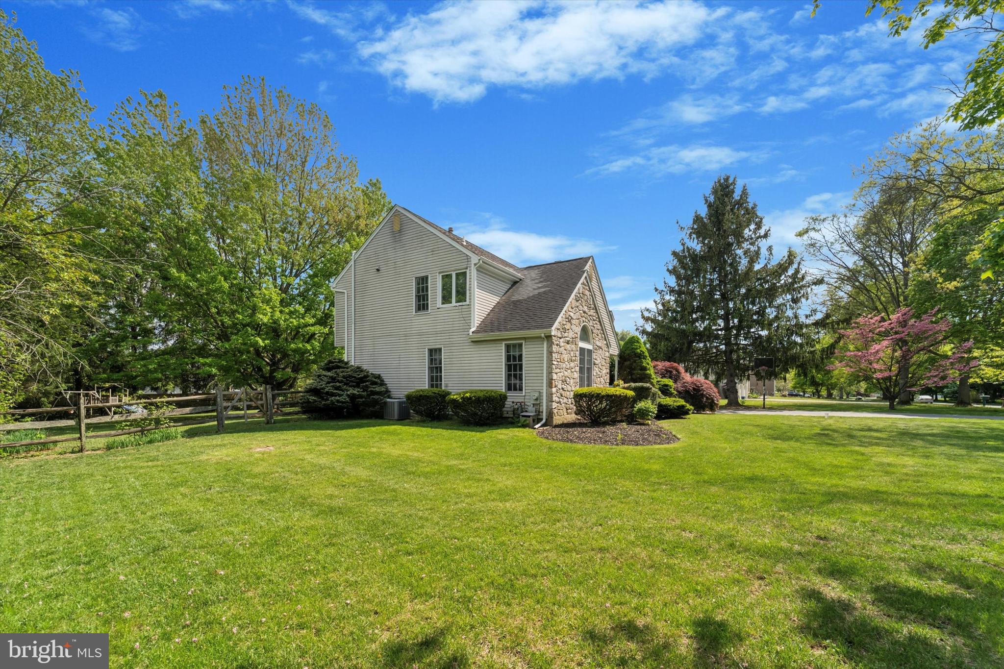 431 SAINT ANNS CIRCLE