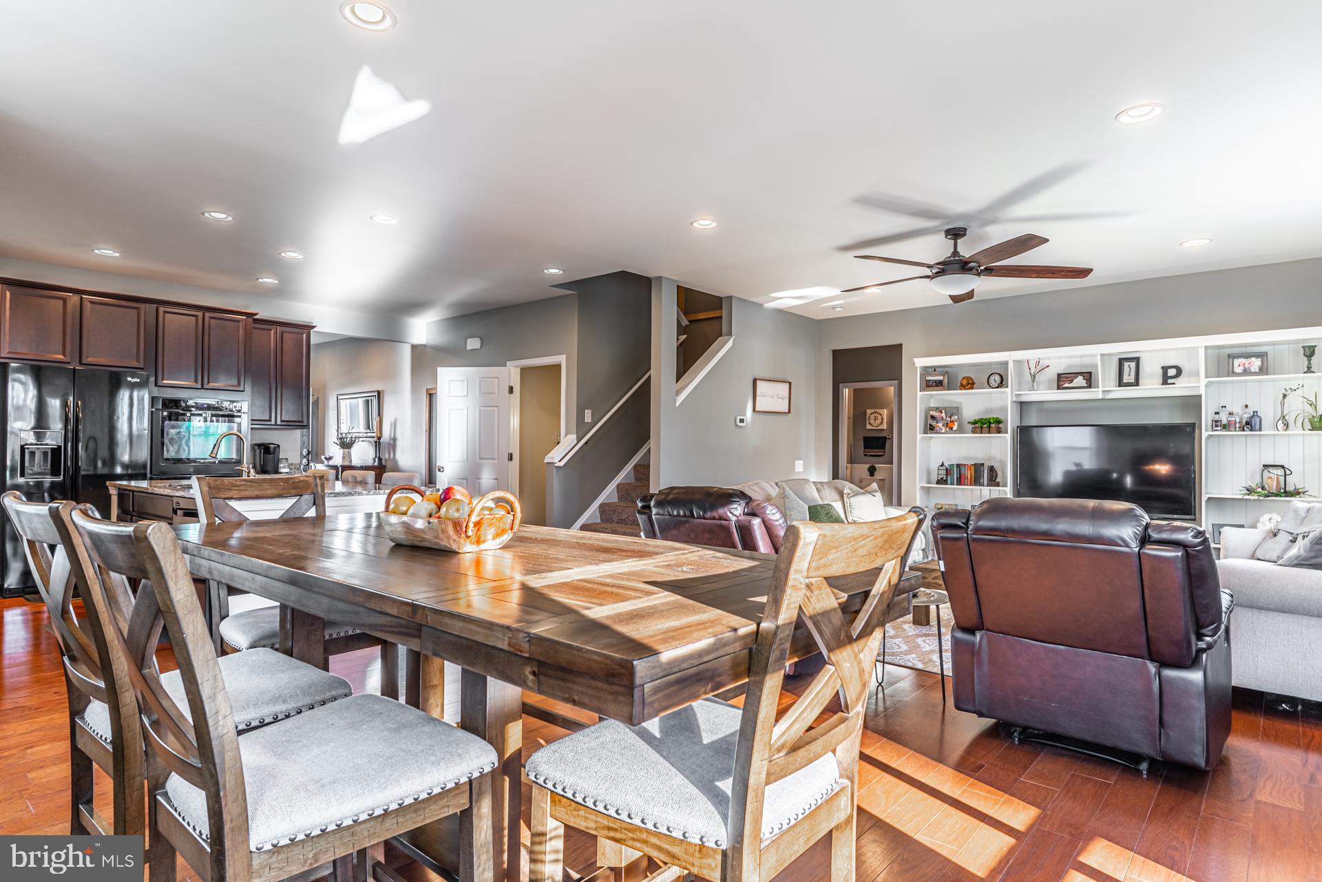 STAFFORD LAKES VILLAGE - Residential