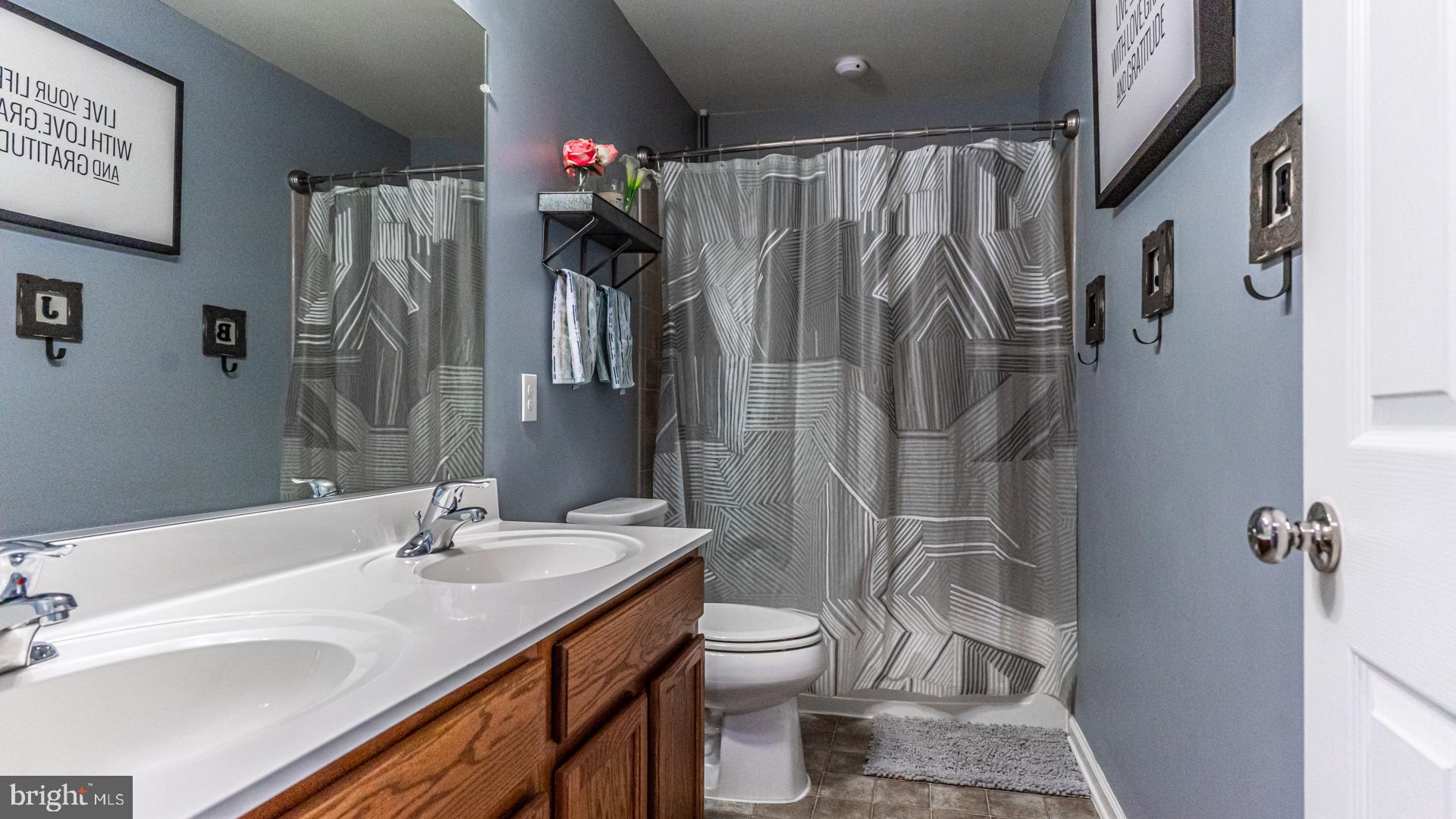 STAFFORD LAKES VILLAGE - Residential