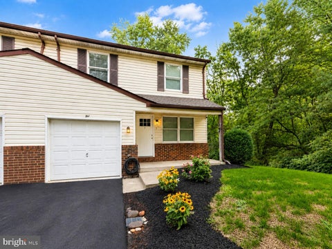 Townhouse For Sale - 26 Bowling Green Avenue #UNIT 6 F<br/> MORRISVILLE, PA 19067