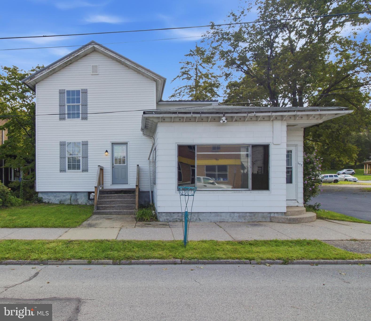 107 N 4TH STREET