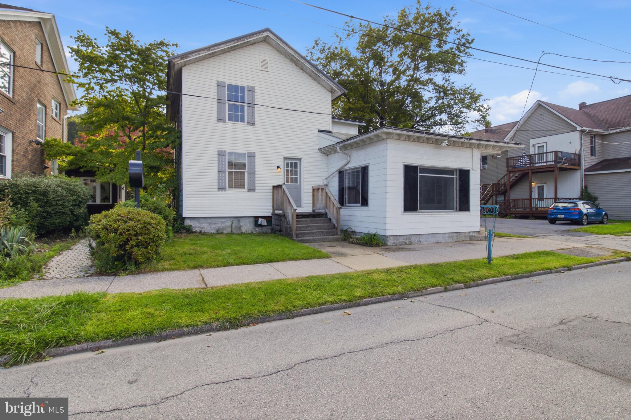 107 N 4TH STREET