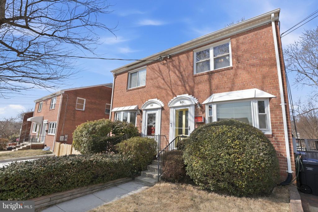 Photo of 53 Garden Drive, ALEXANDRIA, VA 22304 (MLS # VAAX2054180)