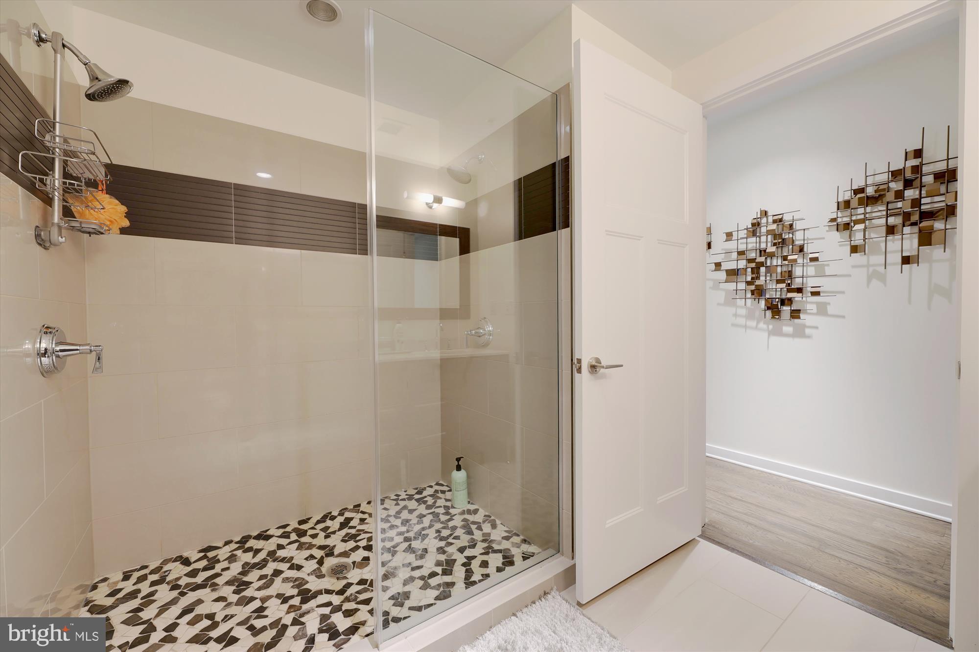 GASLIGHT SQUARE - Residential Lease