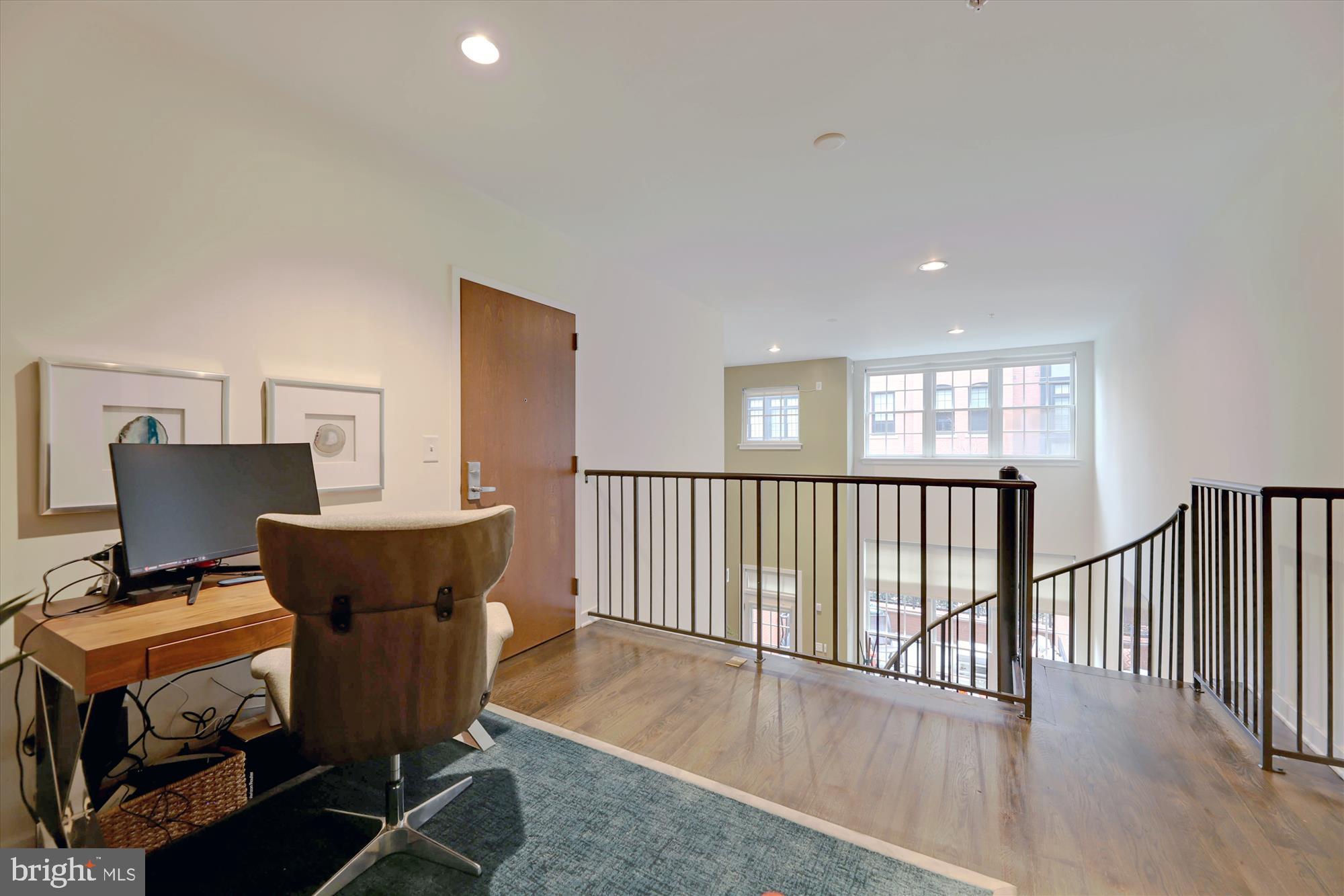 GASLIGHT SQUARE - Residential Lease