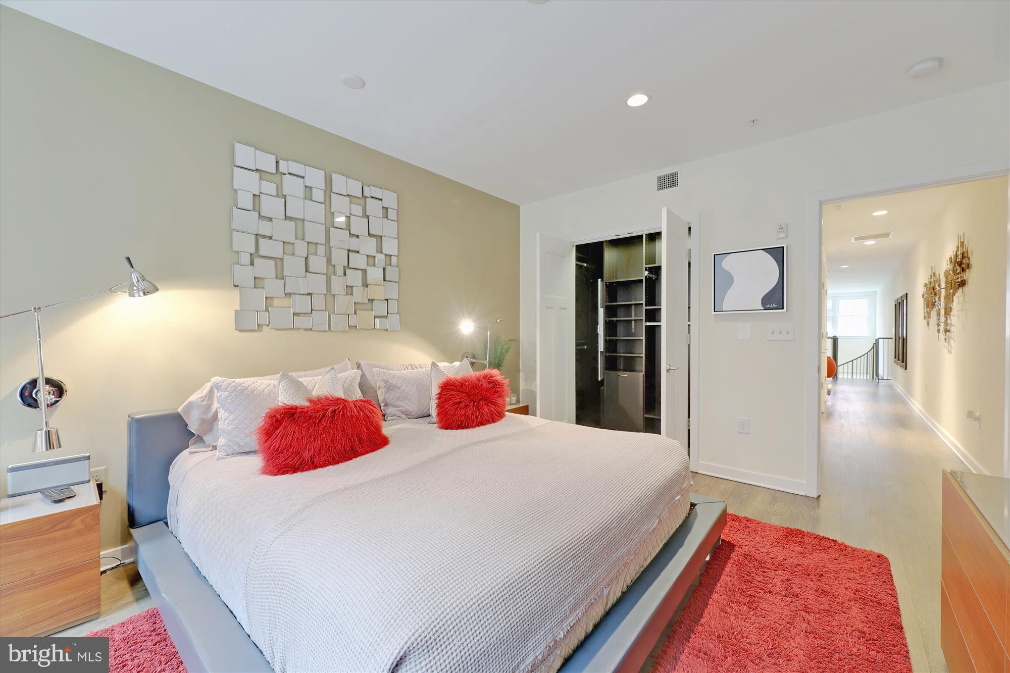 GASLIGHT SQUARE - Residential Lease