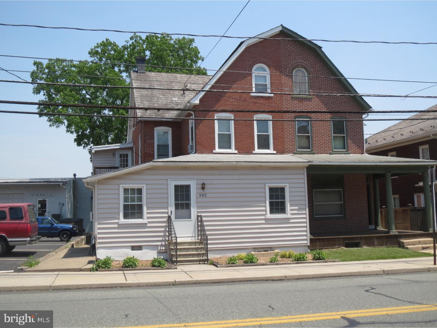 Very nice 2nd and 3rd floor apartment in good location. Heat included. New wall air conditioning units. Credit check required.