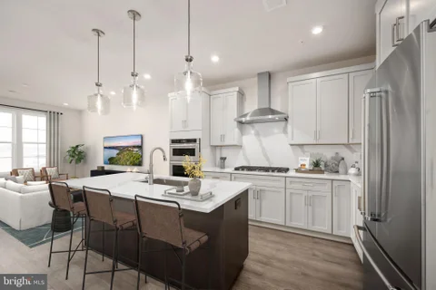MLS: VALO2135330