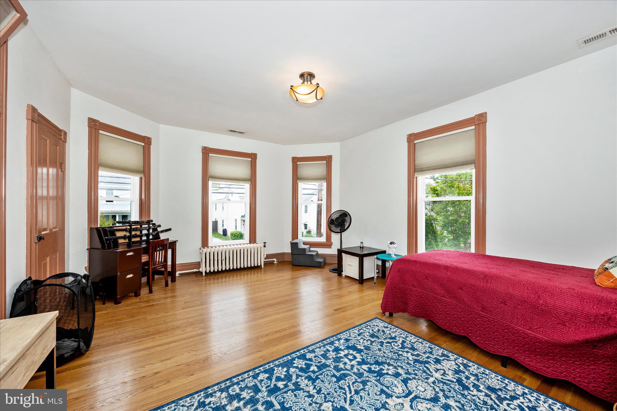 MIDDLETOWN - Residential