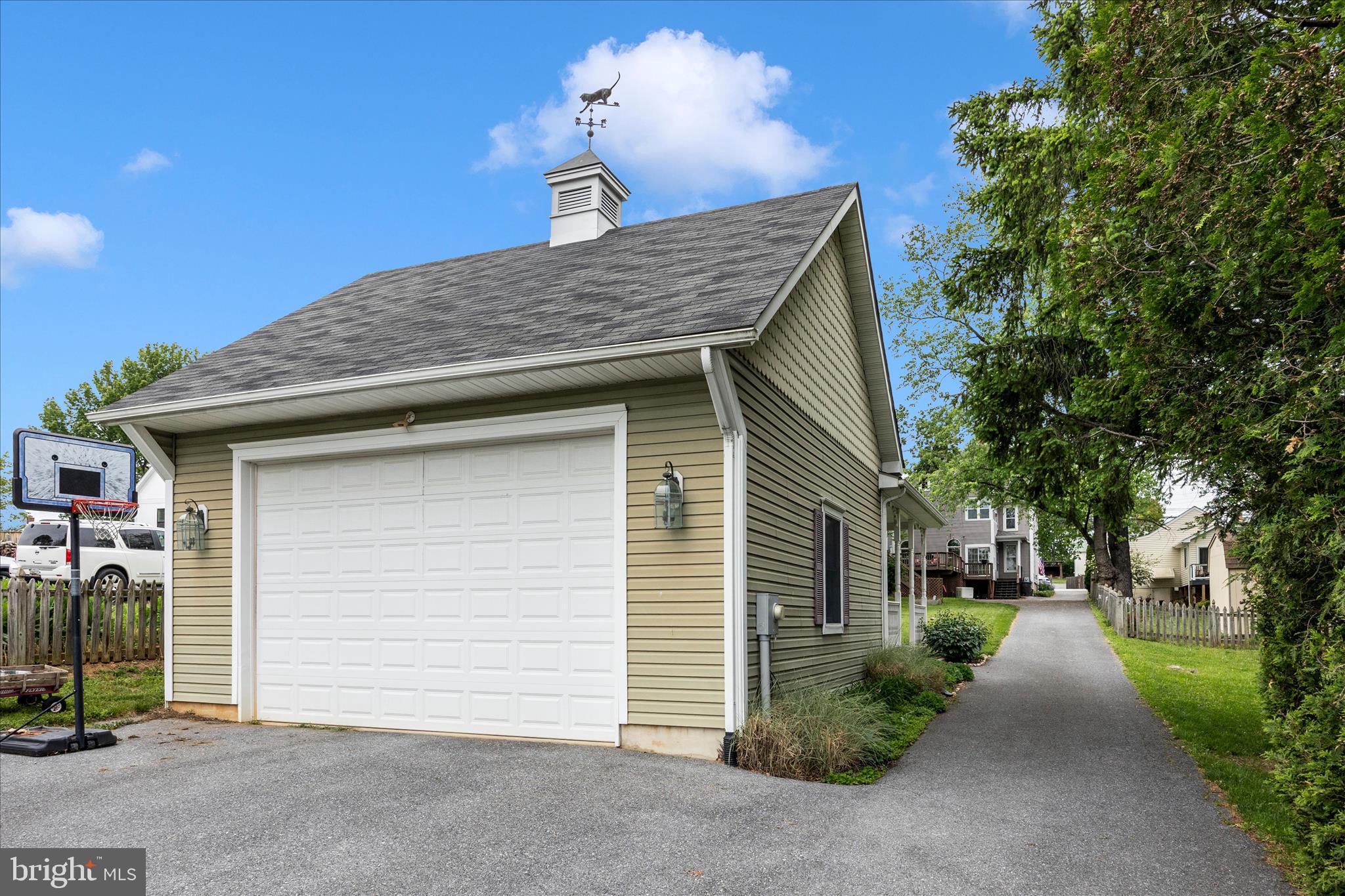 MIDDLETOWN - Residential