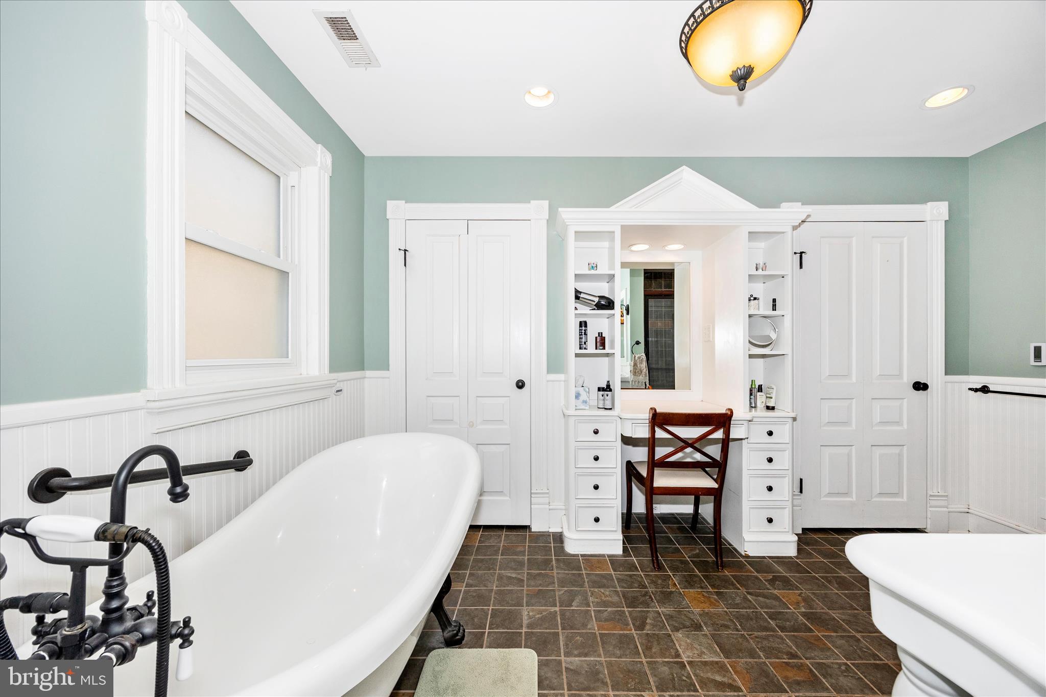 MIDDLETOWN - Residential