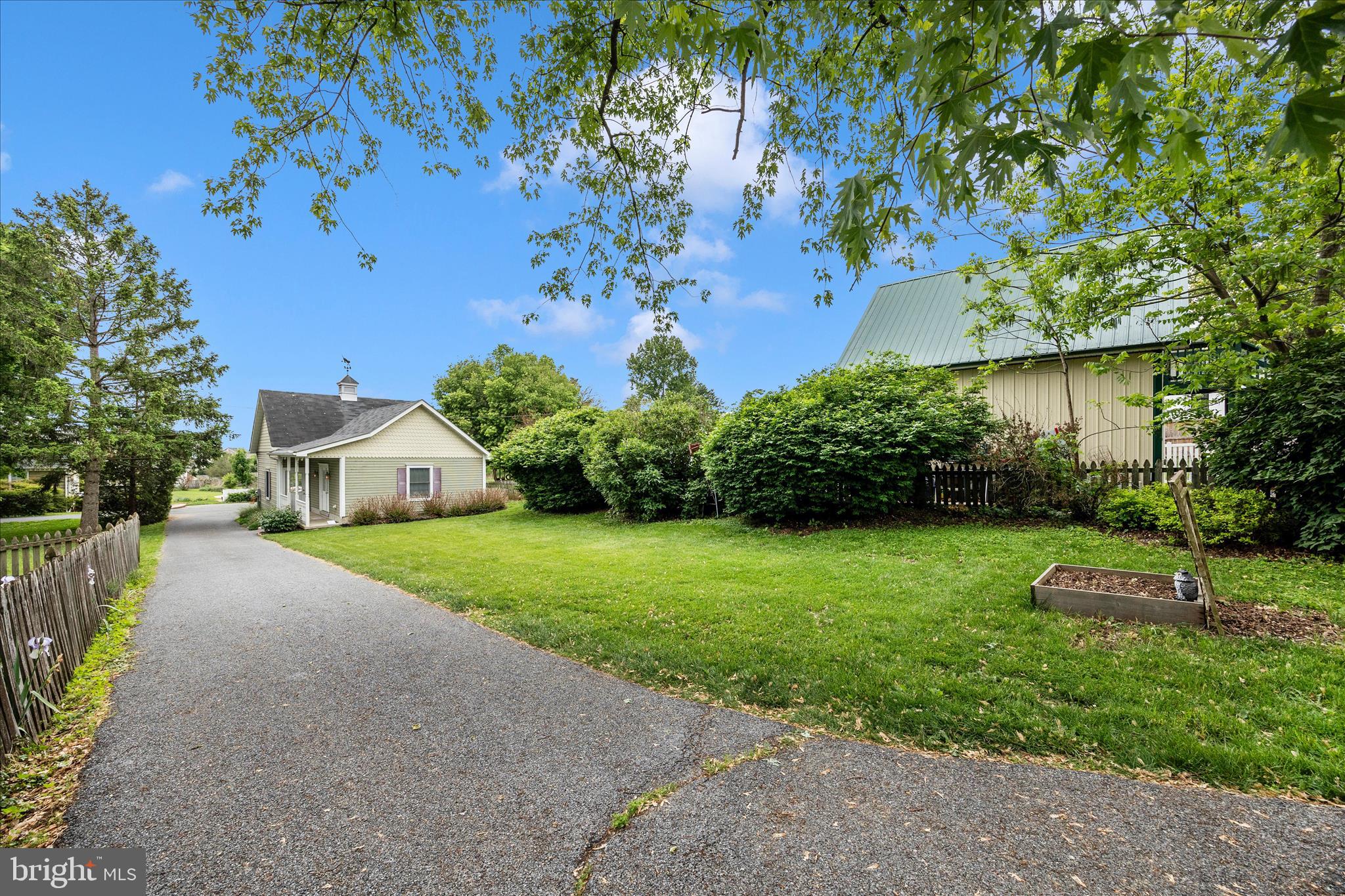MIDDLETOWN - Residential