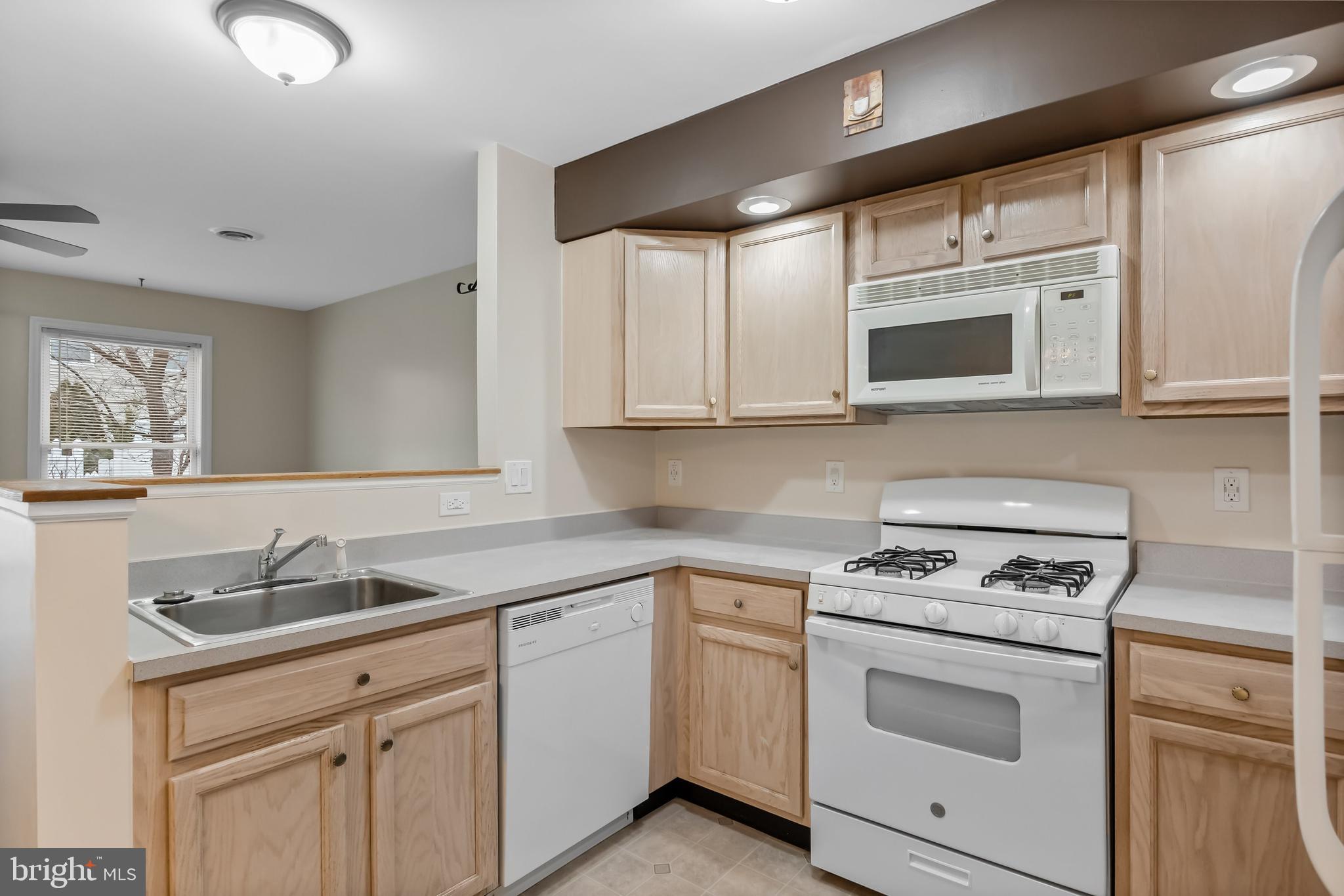 PORT RICHMOND - Residential Lease