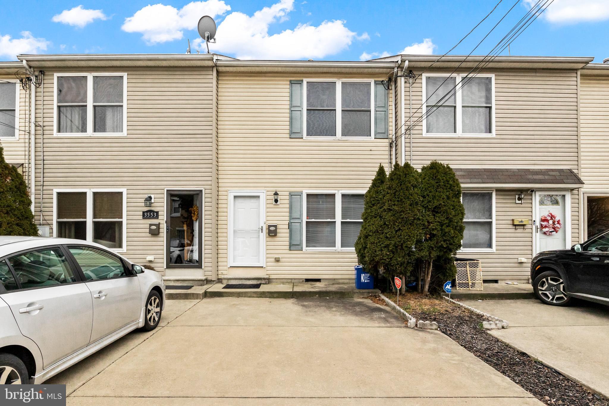 PORT RICHMOND - Residential Lease