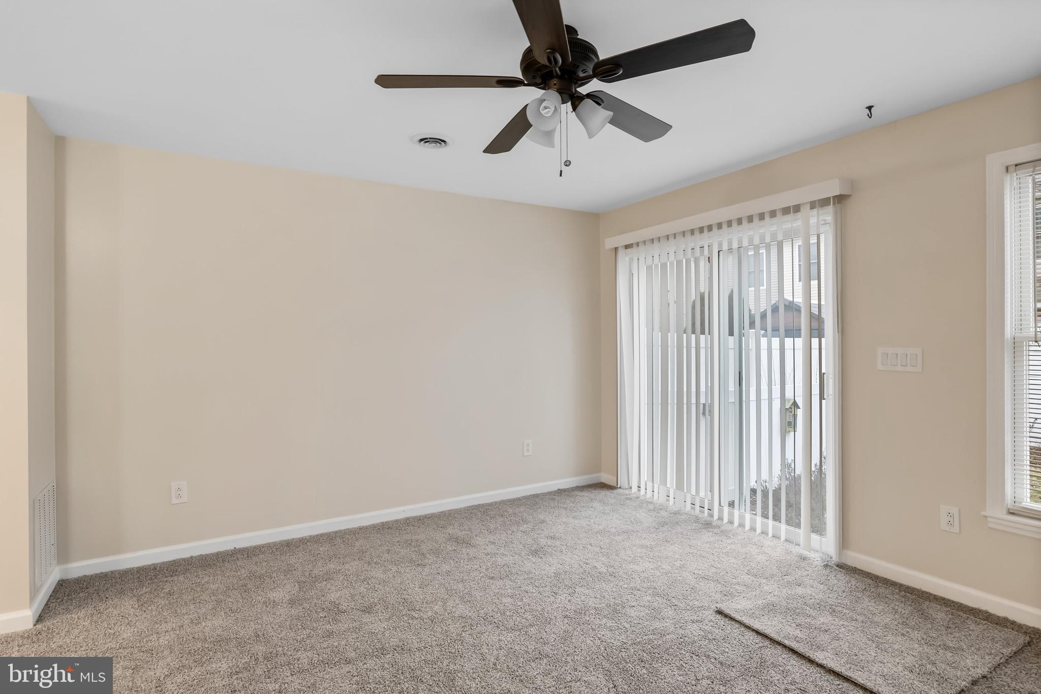 PORT RICHMOND - Residential Lease