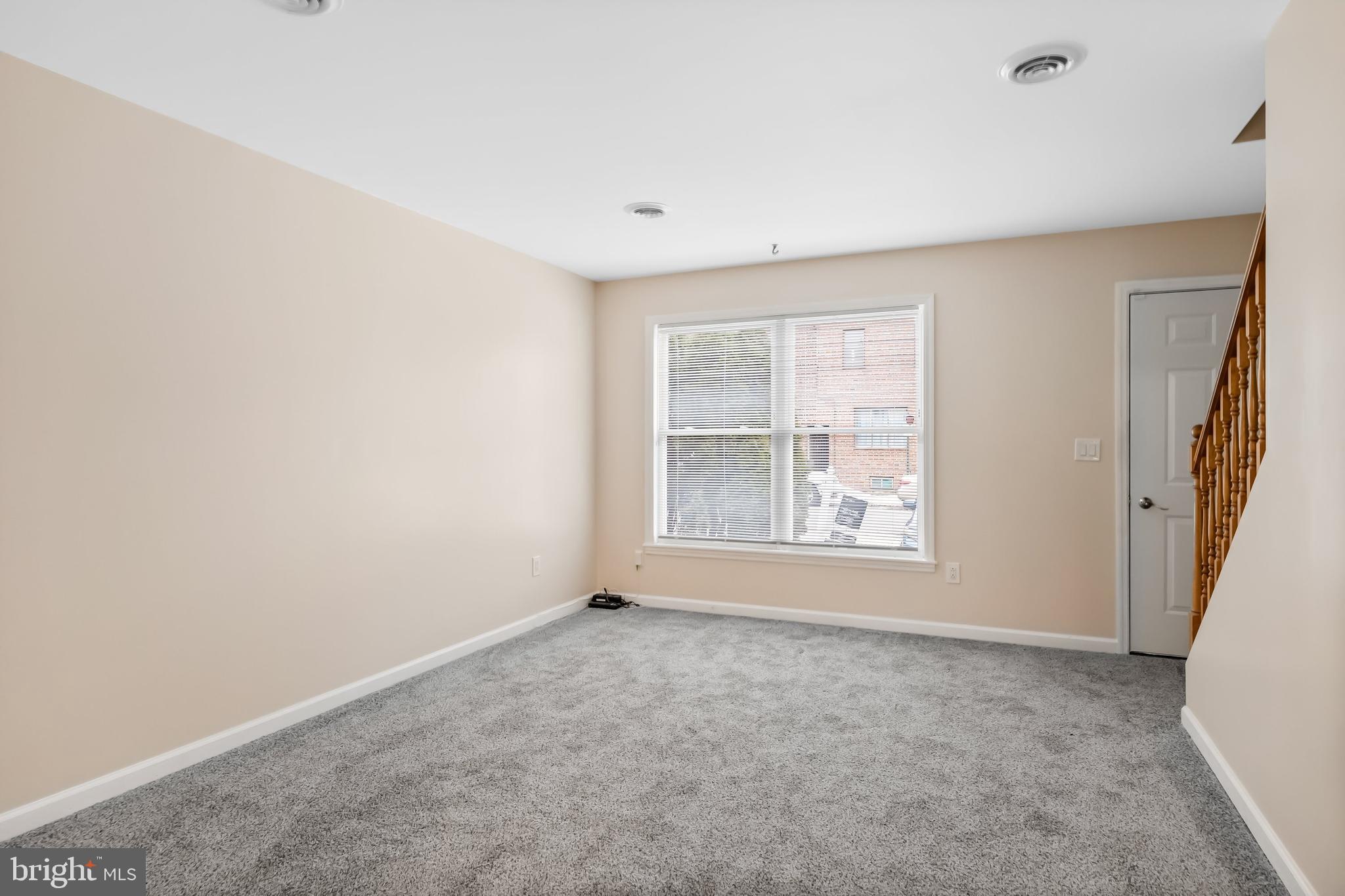 PORT RICHMOND - Residential Lease