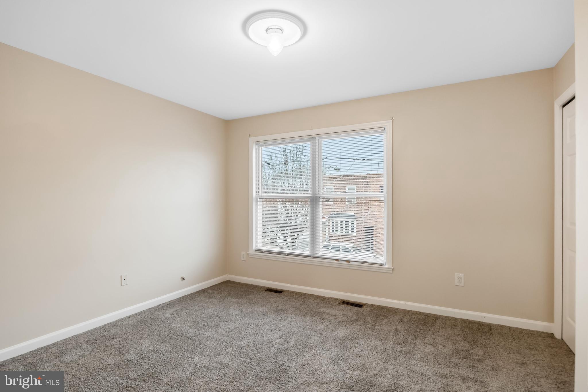 PORT RICHMOND - Residential Lease