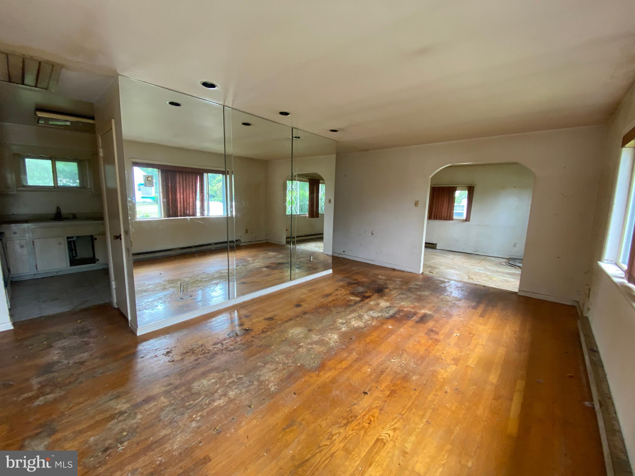 GERARD PLAZA - Residential