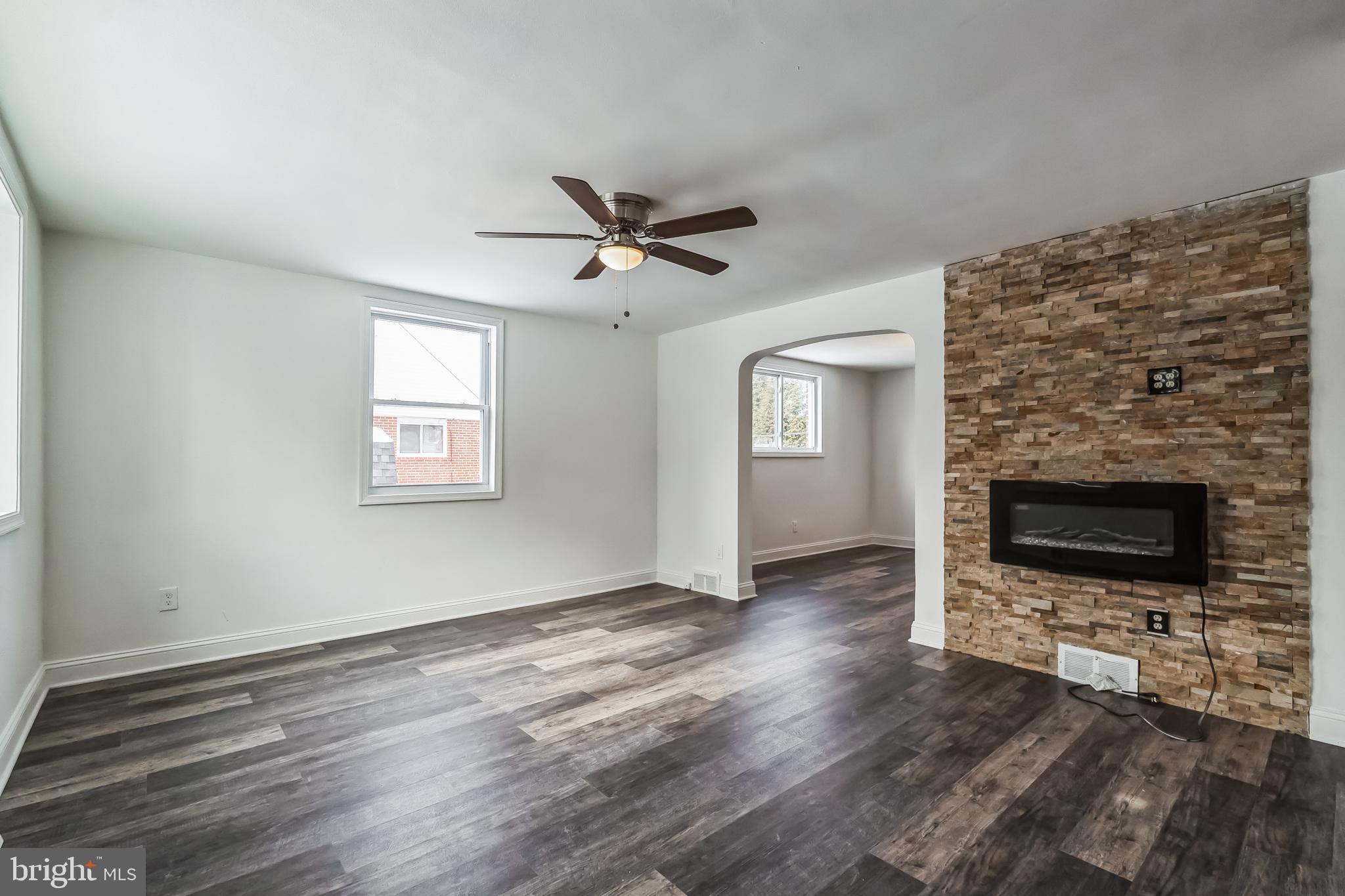 MORELAND MANOR - Residential