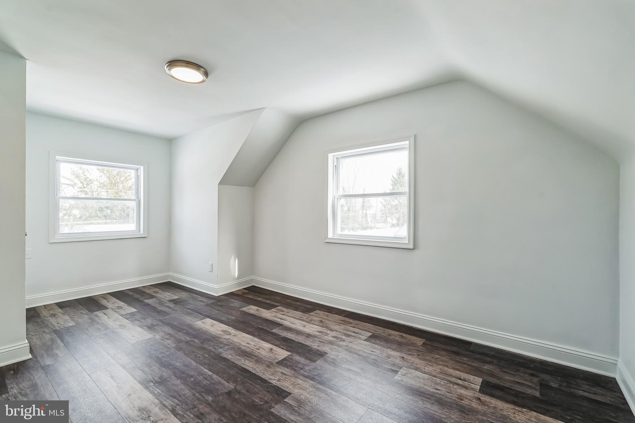 MORELAND MANOR - Residential