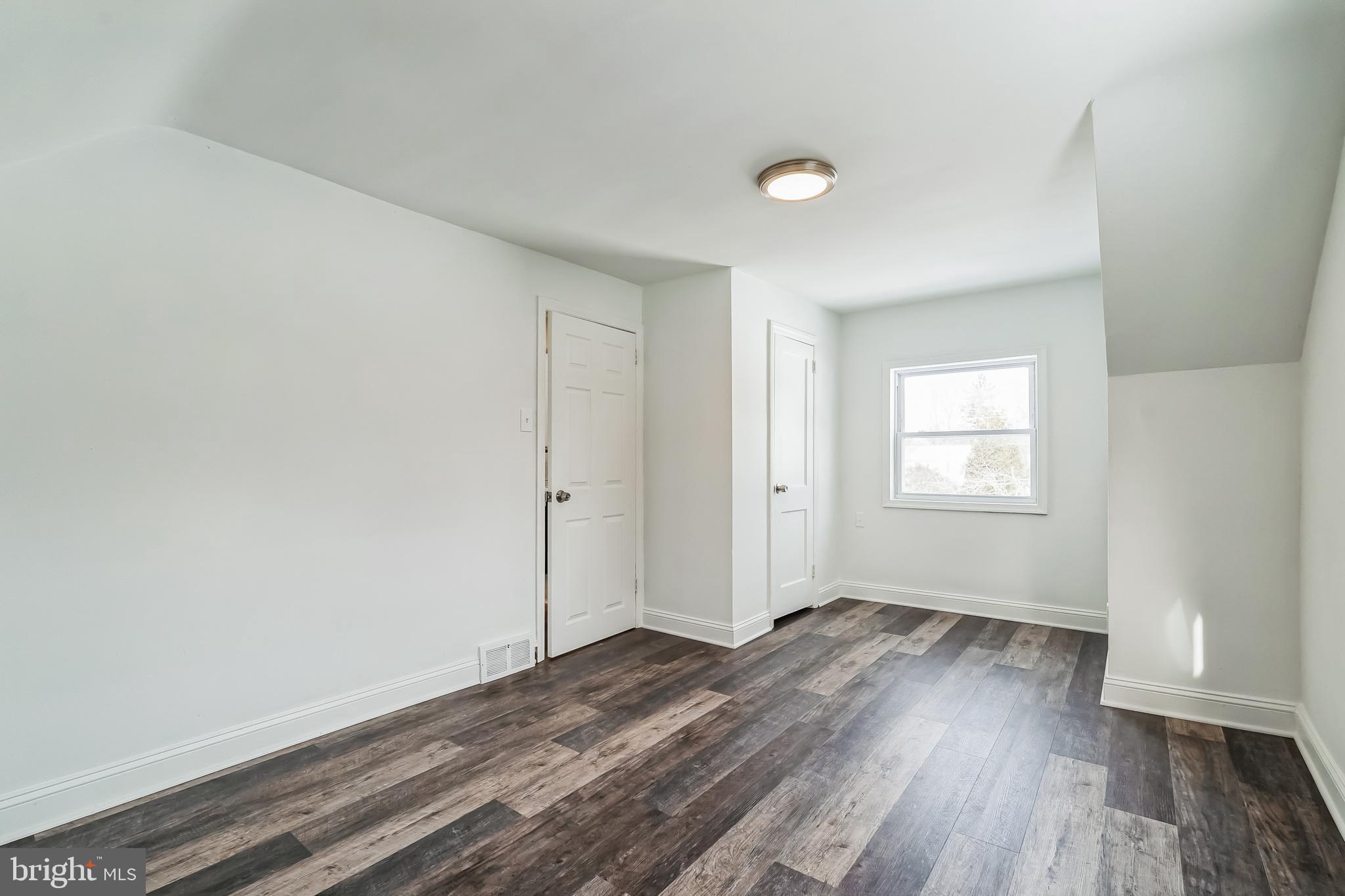 MORELAND MANOR - Residential